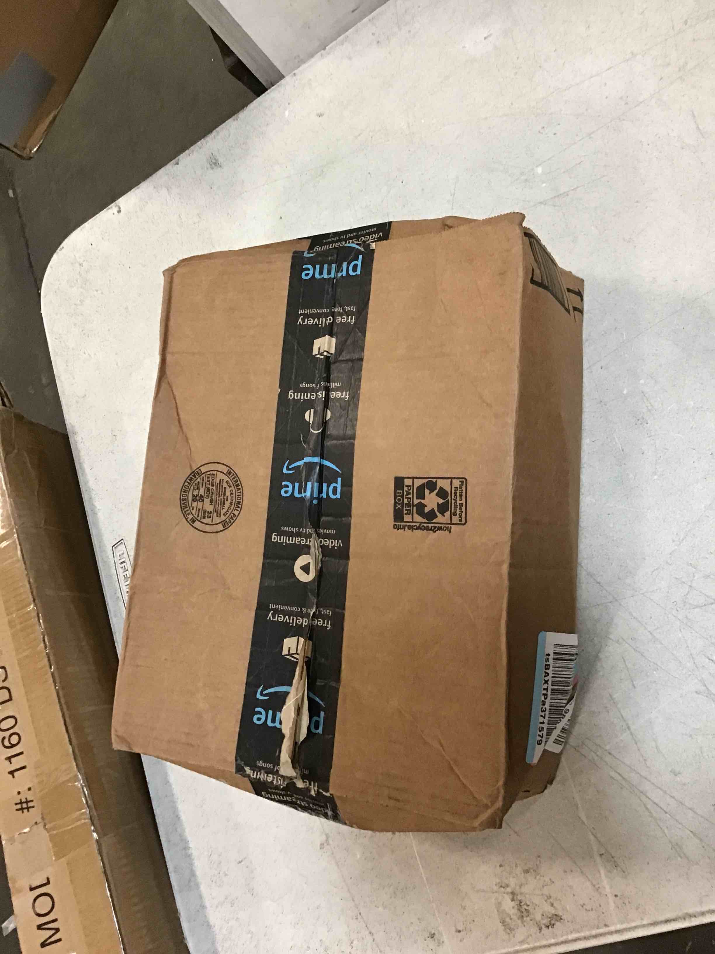 https://s3.amazonaws.com/lotting-images-prod/bidfta/YEL5803421_1707497550502.jpeg