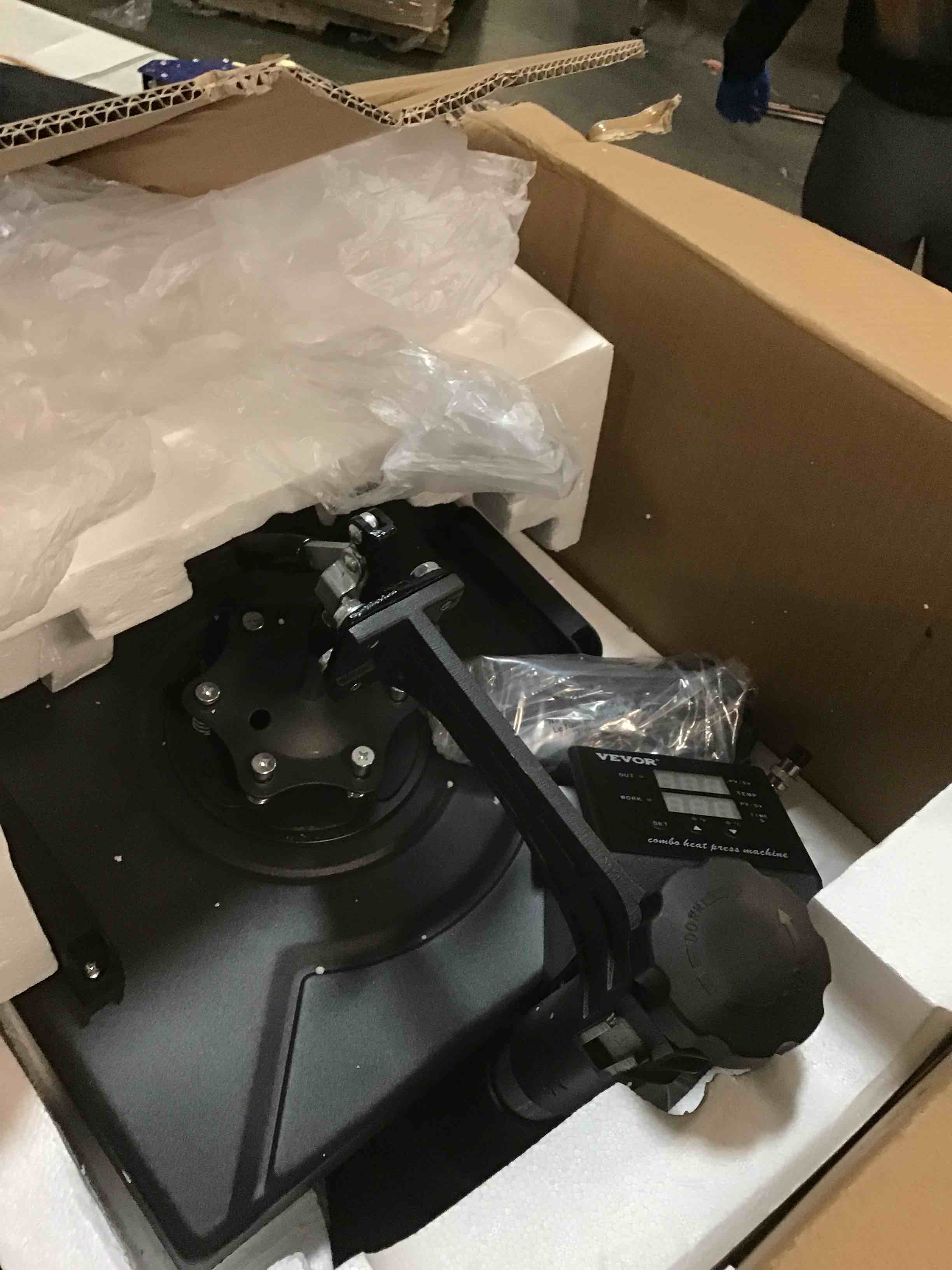 https://s3.amazonaws.com/lotting-images-prod/bidfta/YEL5803617_1707858826870.jpeg