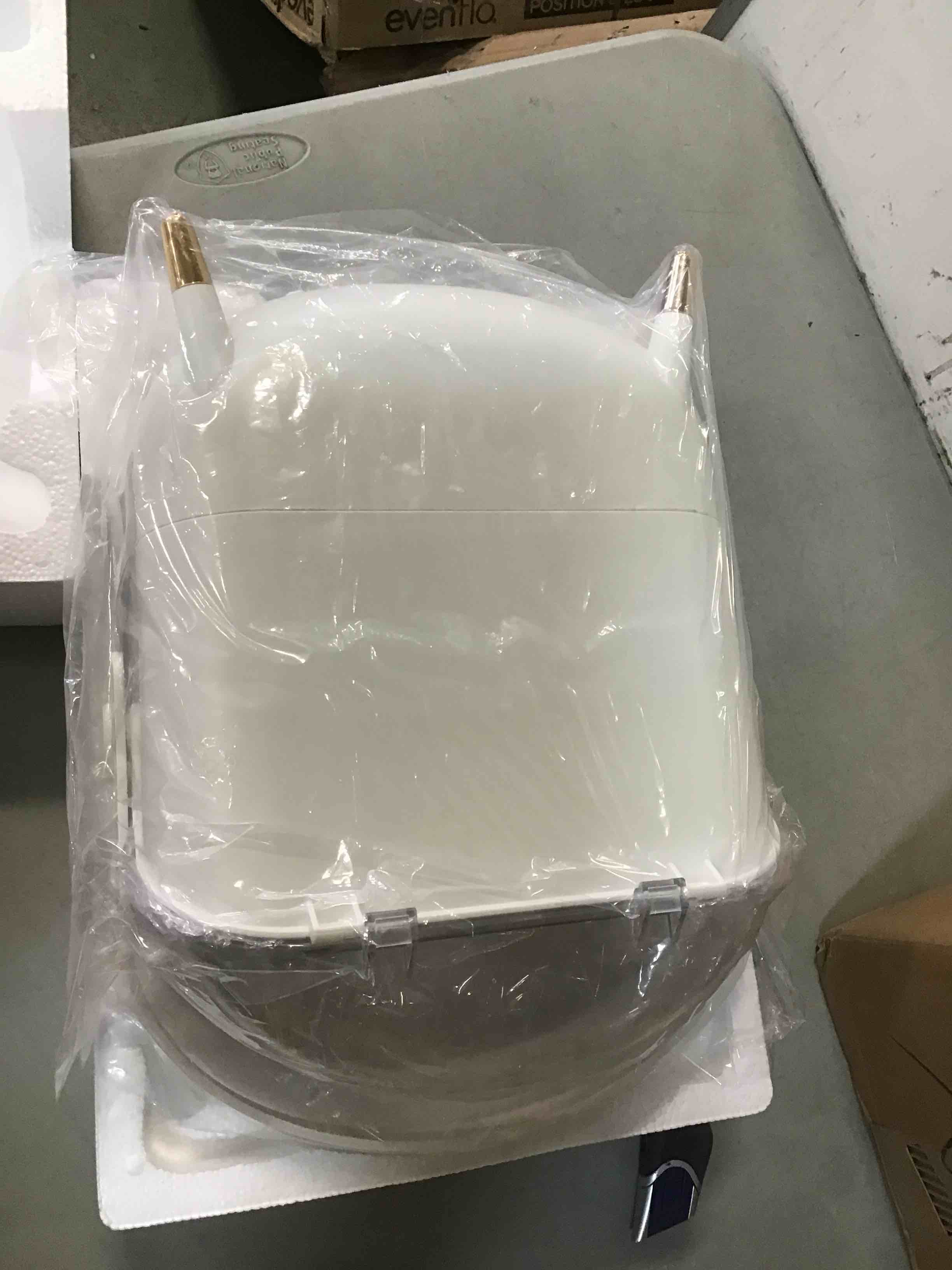 https://s3.amazonaws.com/lotting-images-prod/bidfta/YEL5803677_1708101779944.jpeg