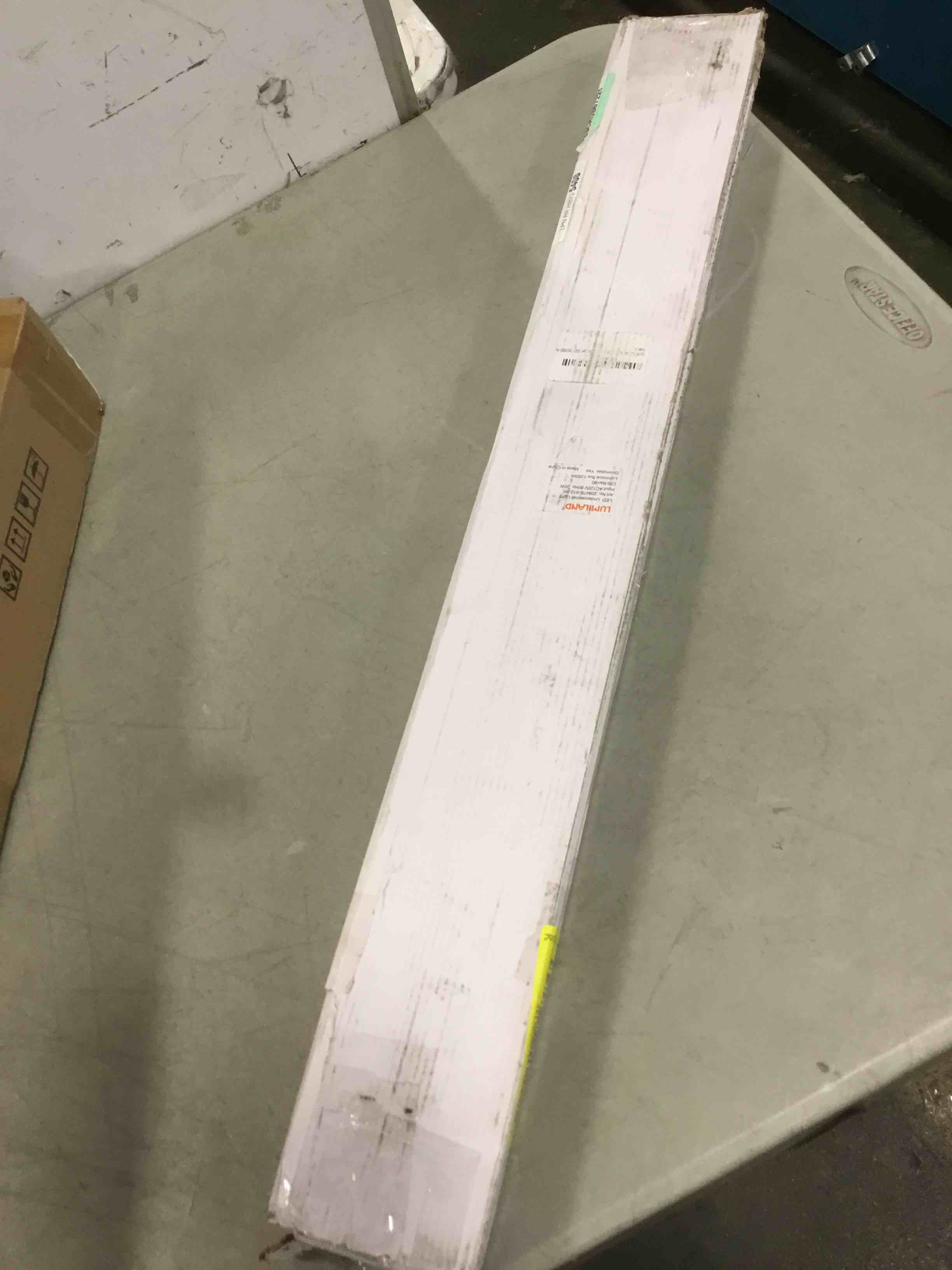 https://s3.amazonaws.com/lotting-images-prod/bidfta/YEL5805918_1705510909456.jpeg