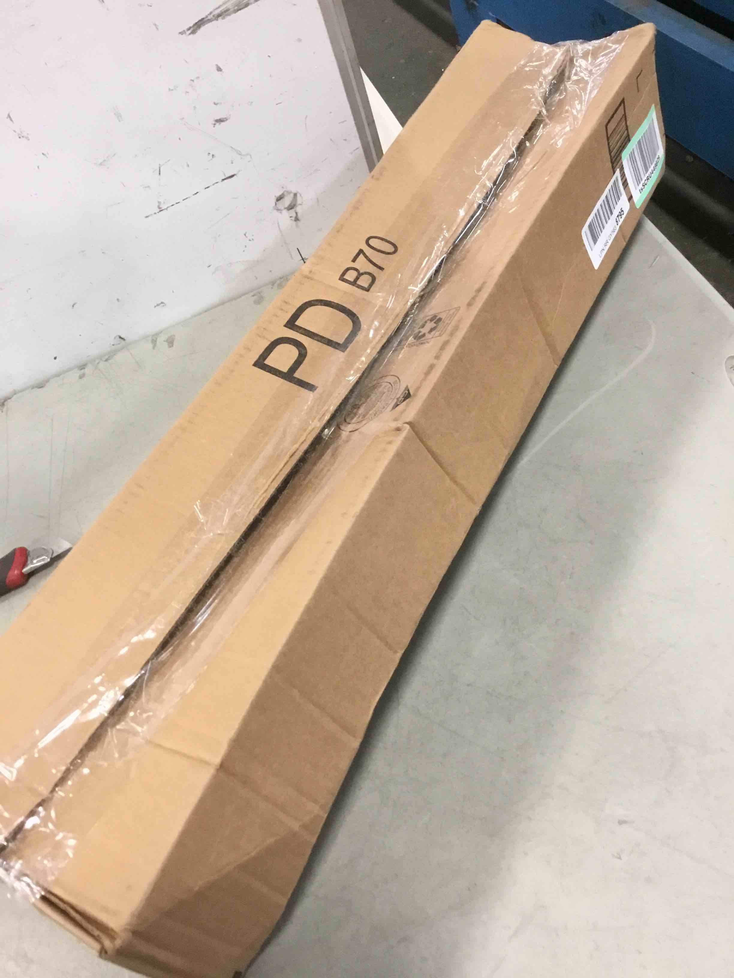 https://s3.amazonaws.com/lotting-images-prod/bidfta/YEL5805925_1705511501569.jpeg