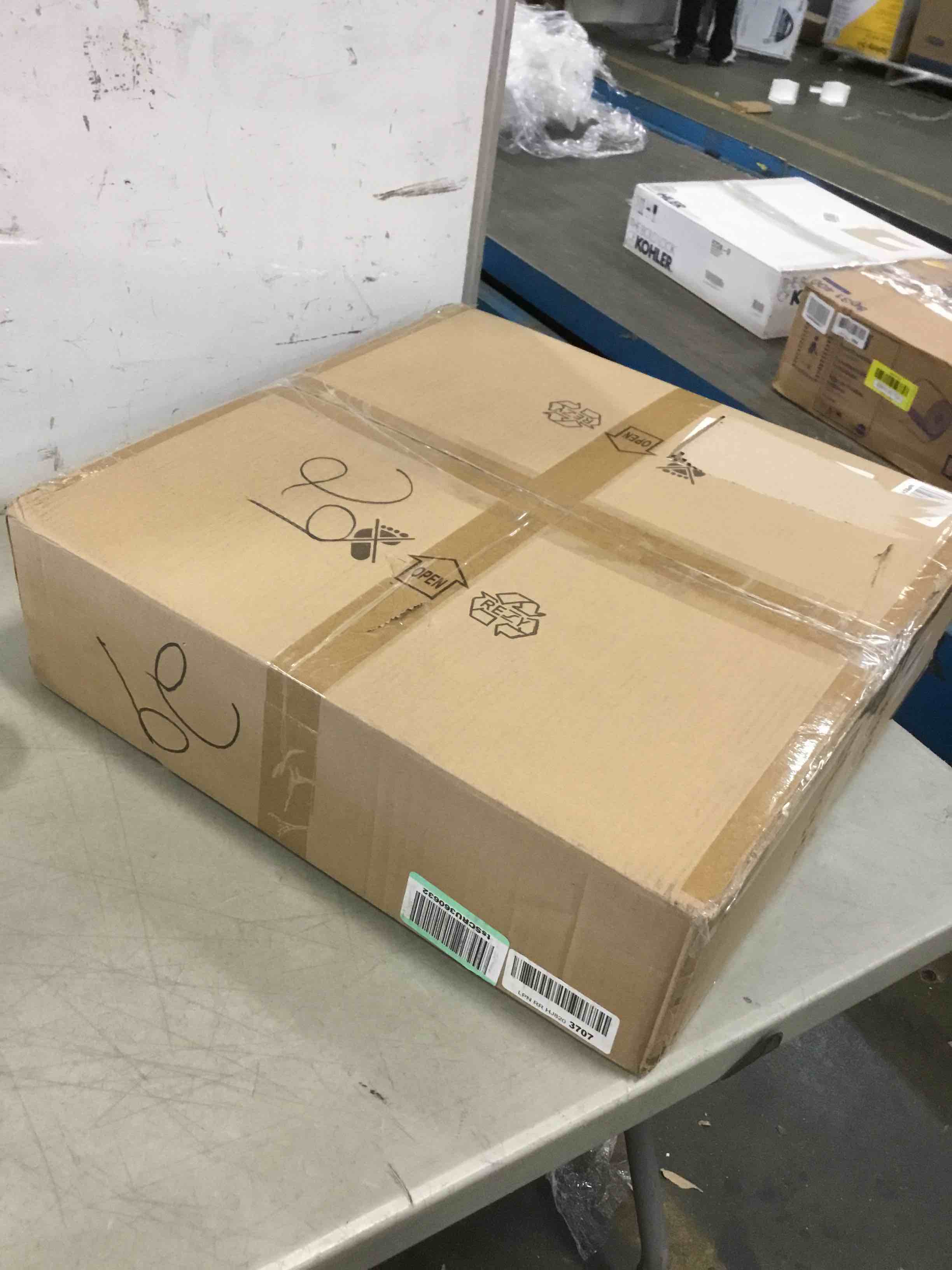 https://s3.amazonaws.com/lotting-images-prod/bidfta/YEL5805946_1705516466792.jpeg