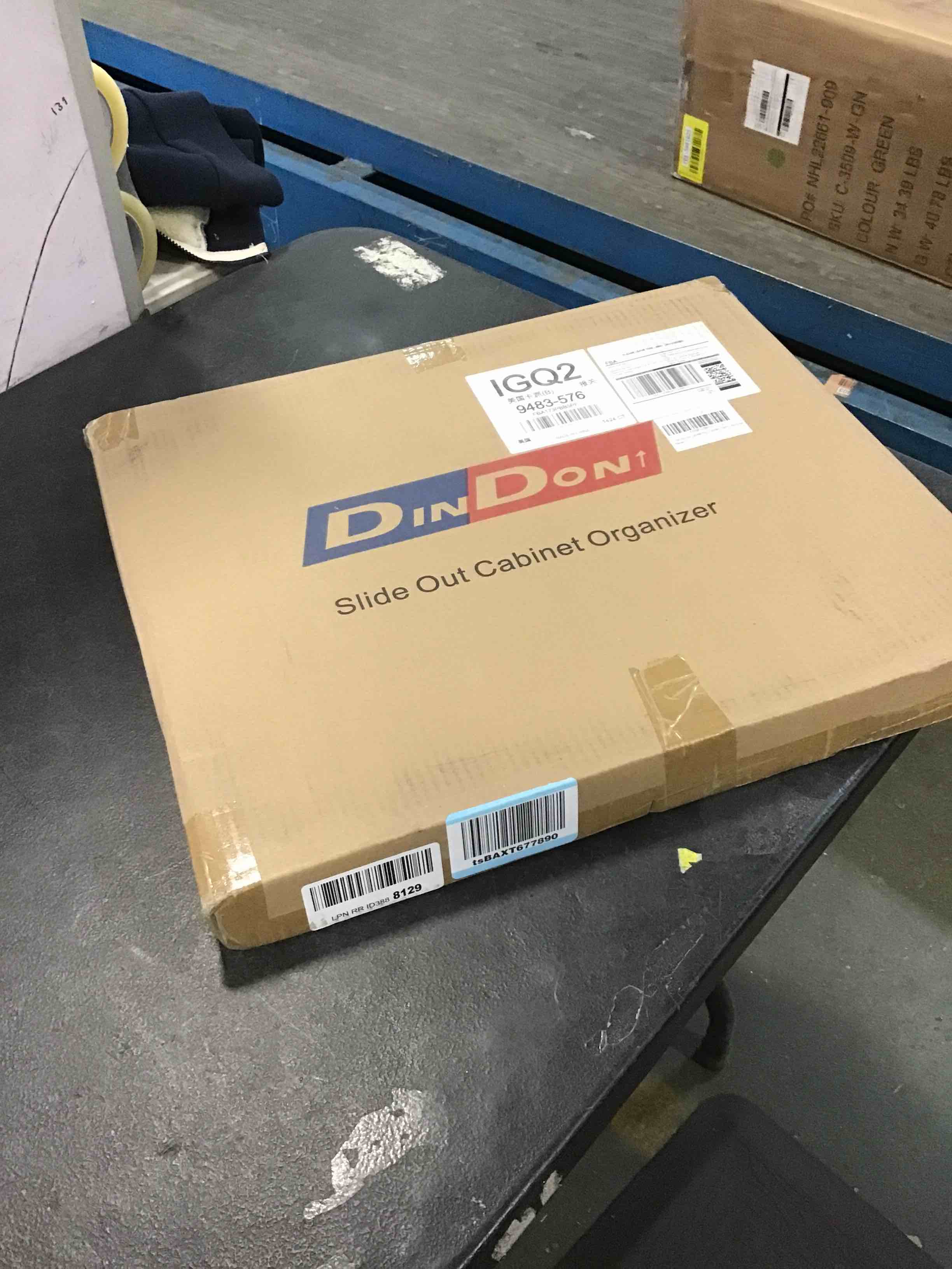 https://s3.amazonaws.com/lotting-images-prod/bidfta/YEL5806400_1705865181870.jpeg