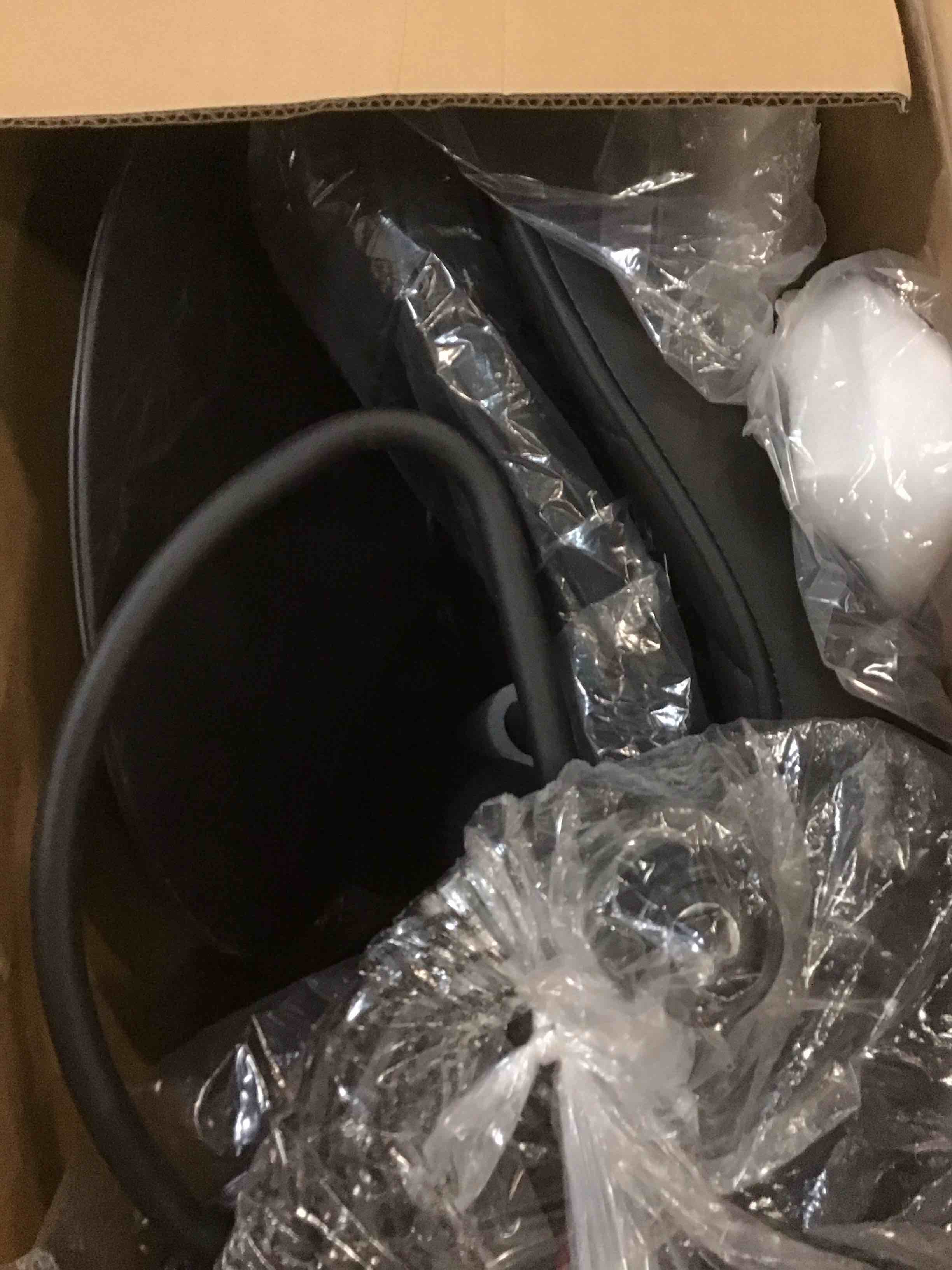 https://s3.amazonaws.com/lotting-images-prod/bidfta/YEL5807264_1705611311836.jpeg