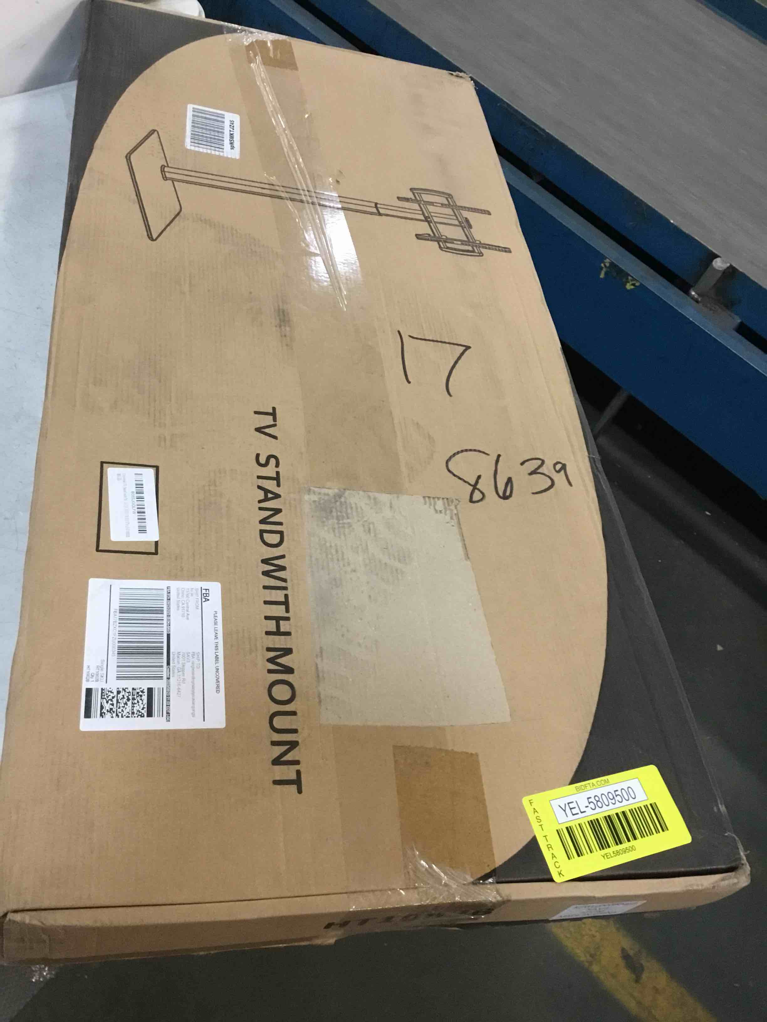 https://s3.amazonaws.com/lotting-images-prod/bidfta/YEL5809500_1705848479796.jpeg