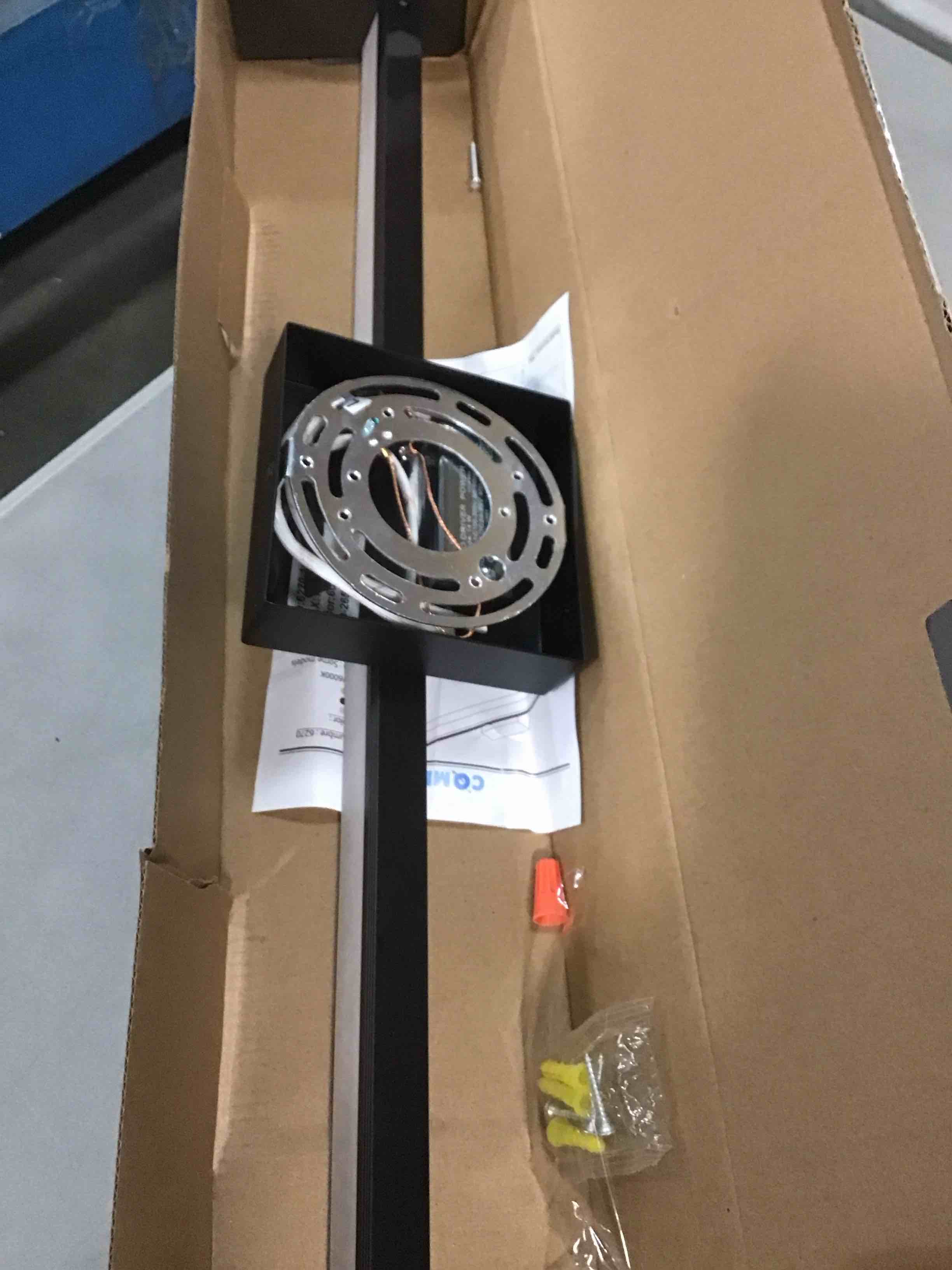 https://s3.amazonaws.com/lotting-images-prod/bidfta/YEL5809585_1705926432268.jpeg
