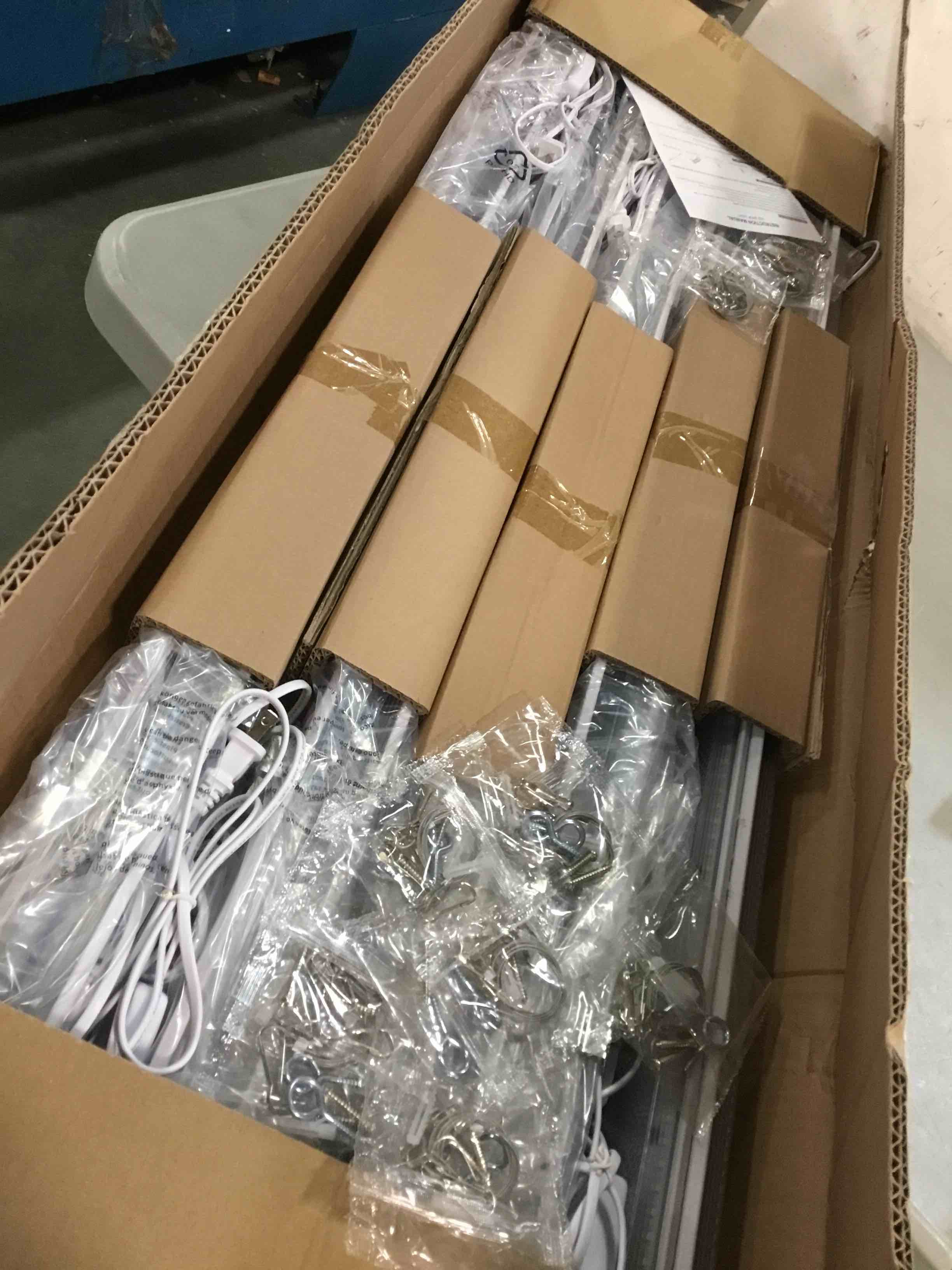 https://s3.amazonaws.com/lotting-images-prod/bidfta/YEL5809889_1706020091236.jpeg