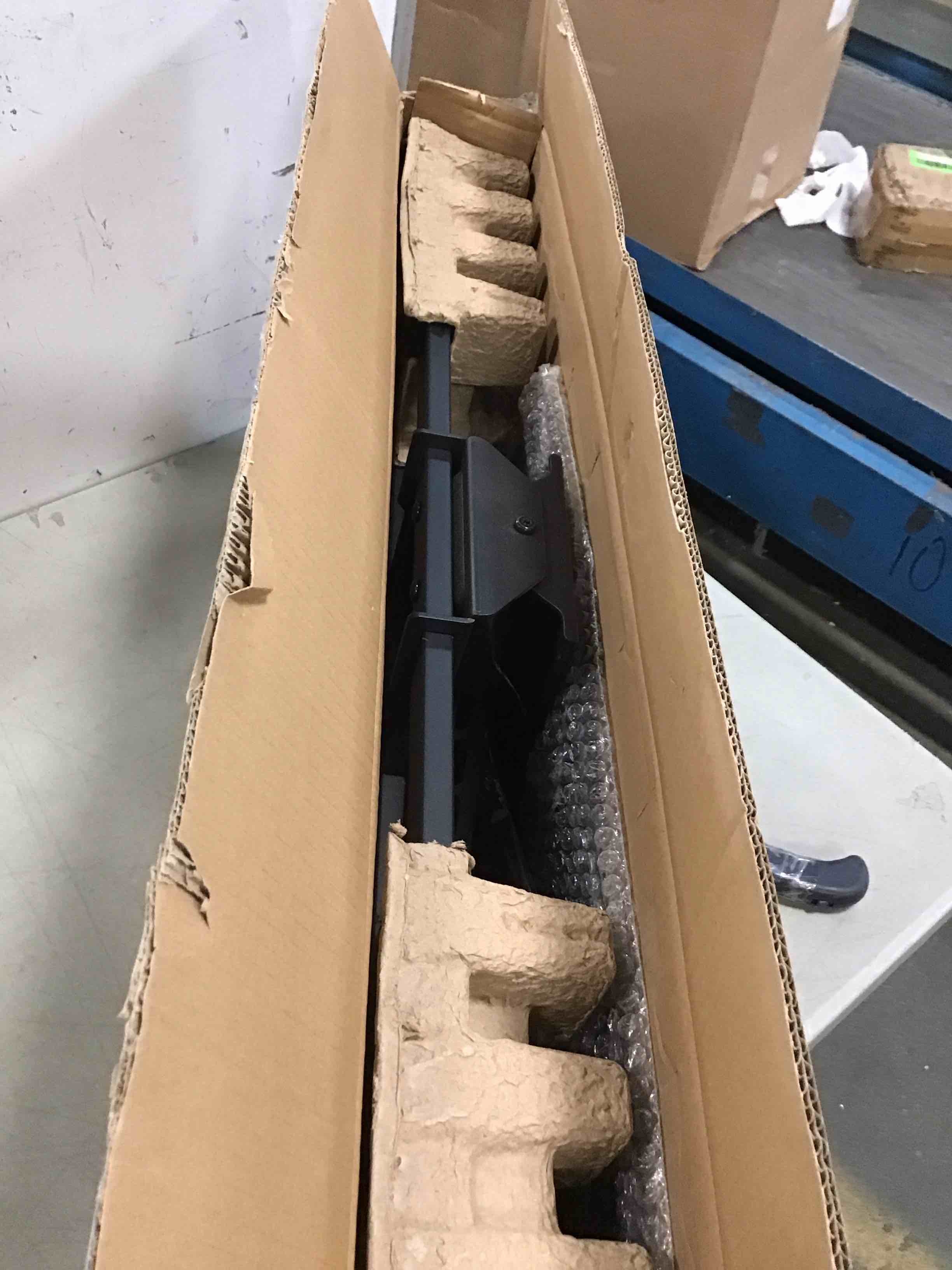 https://s3.amazonaws.com/lotting-images-prod/bidfta/YEL5812021_1705842476597.jpeg