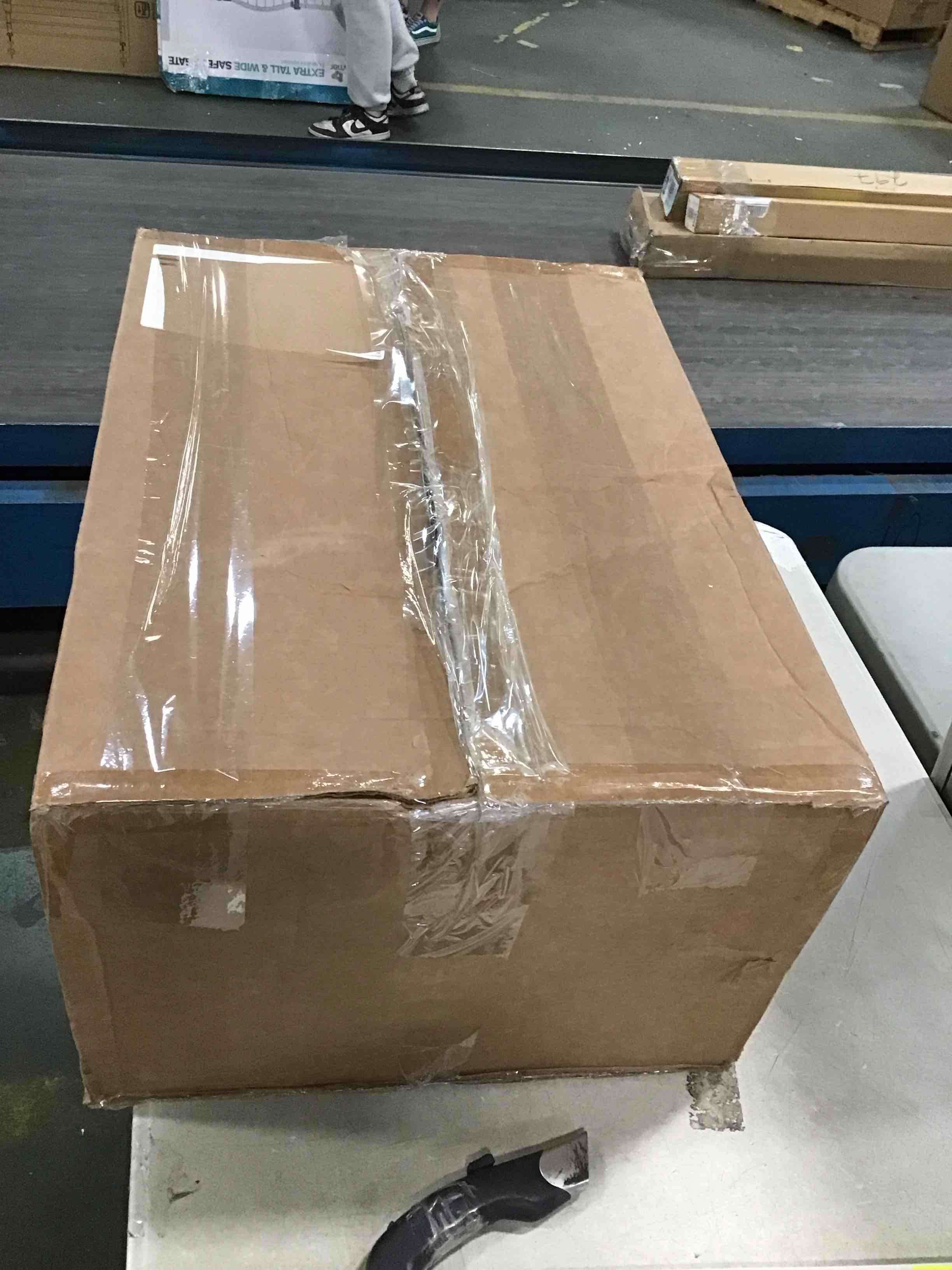 https://s3.amazonaws.com/lotting-images-prod/bidfta/YEL5812530_1706033601871.jpeg
