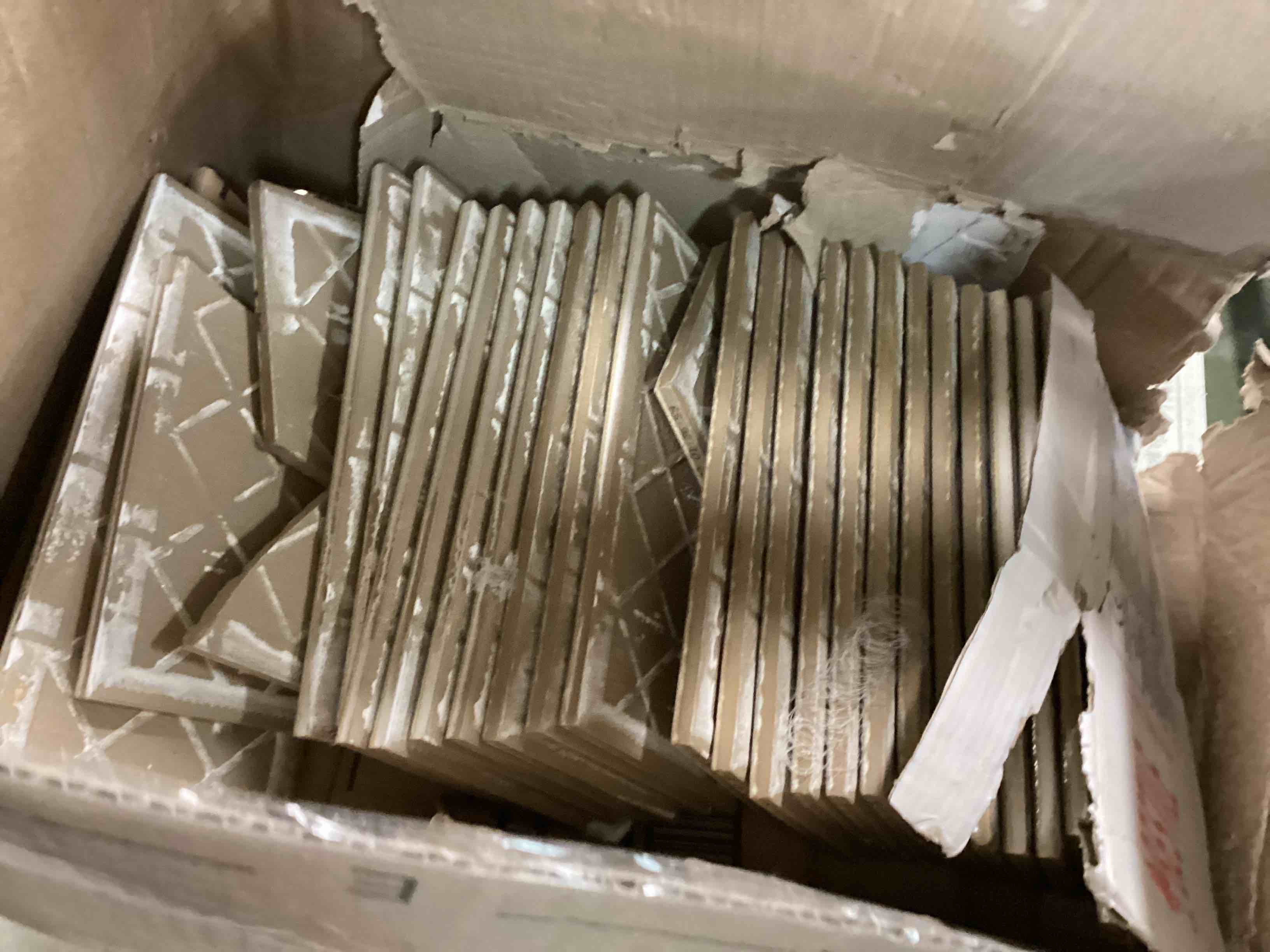 https://s3.amazonaws.com/lotting-images-prod/bidfta/YEL5813145_1705500042552.jpeg
