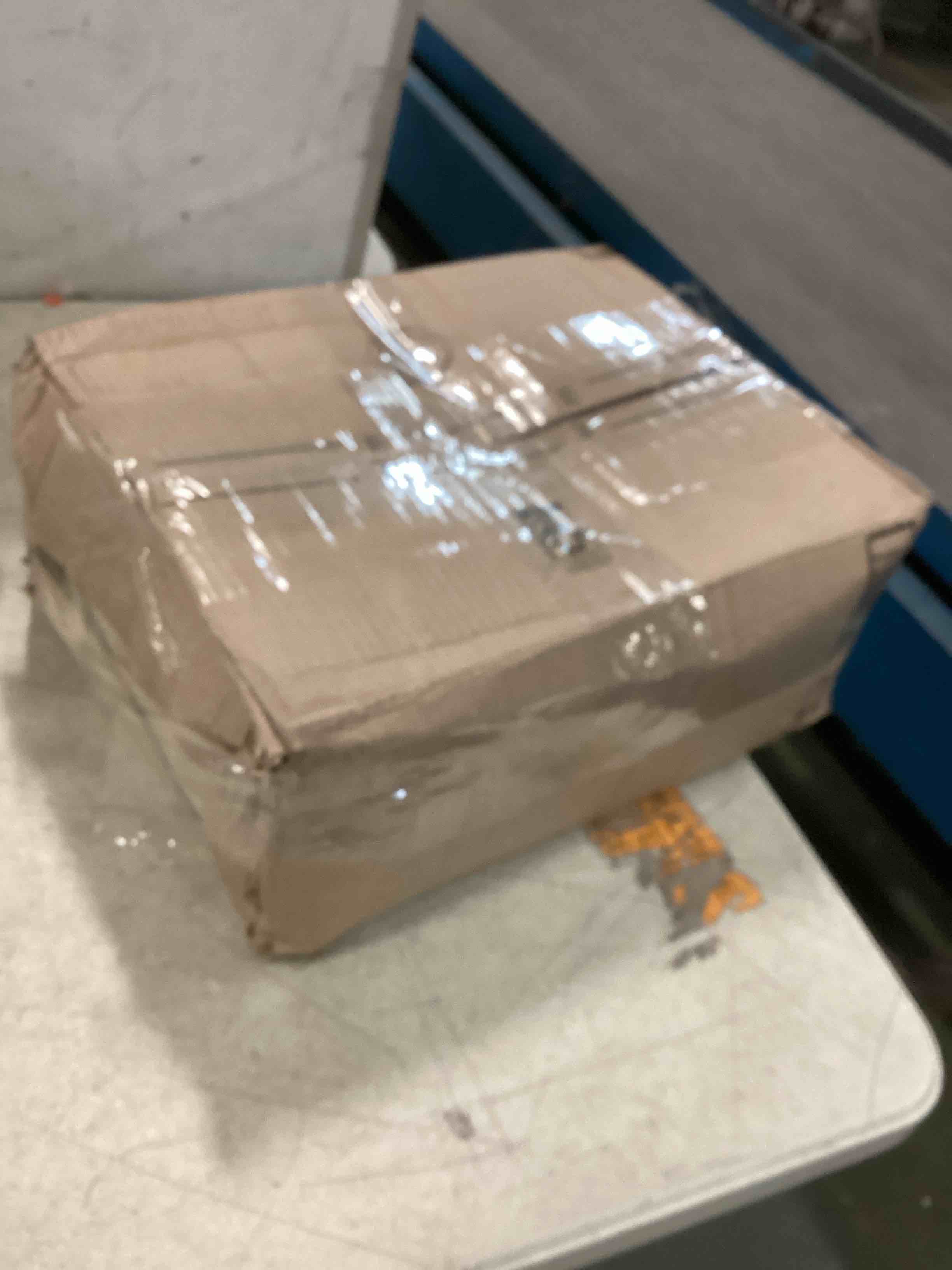 https://s3.amazonaws.com/lotting-images-prod/bidfta/YEL5813145_1705500063760.jpeg
