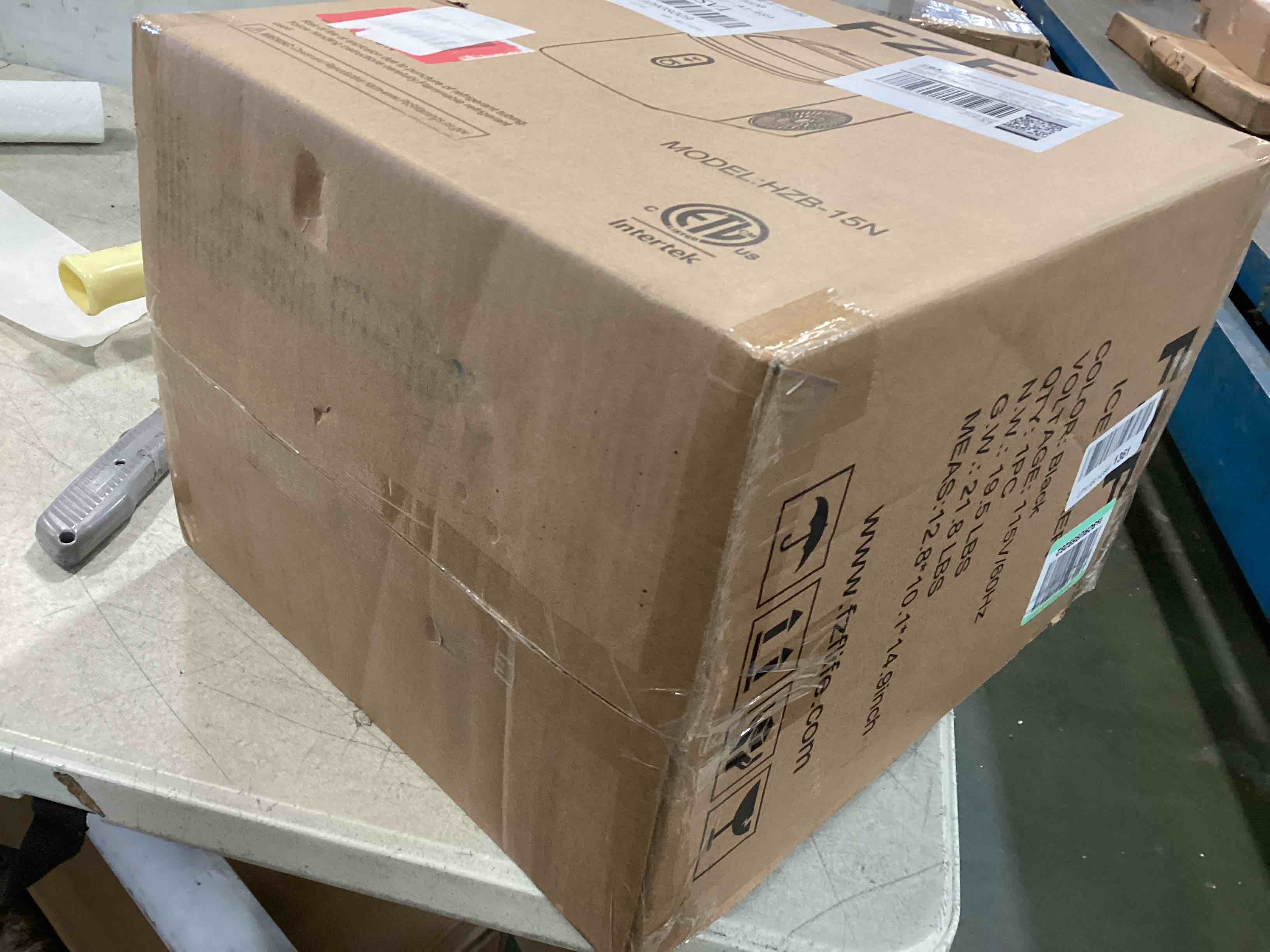 https://s3.amazonaws.com/lotting-images-prod/bidfta/YEL5813215_1705505706309.jpeg