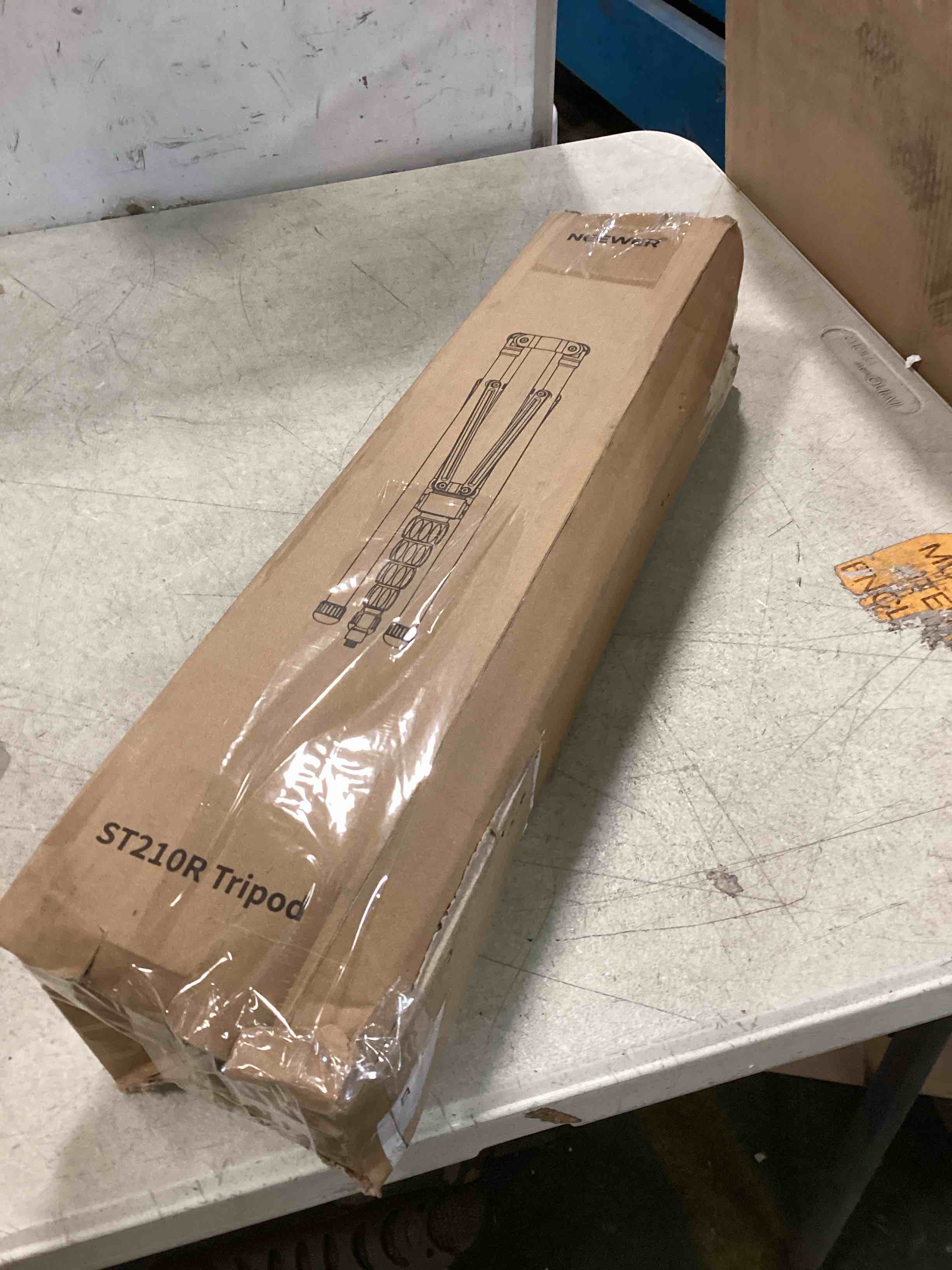 https://s3.amazonaws.com/lotting-images-prod/bidfta/YEL5813311_1705511555675.jpeg