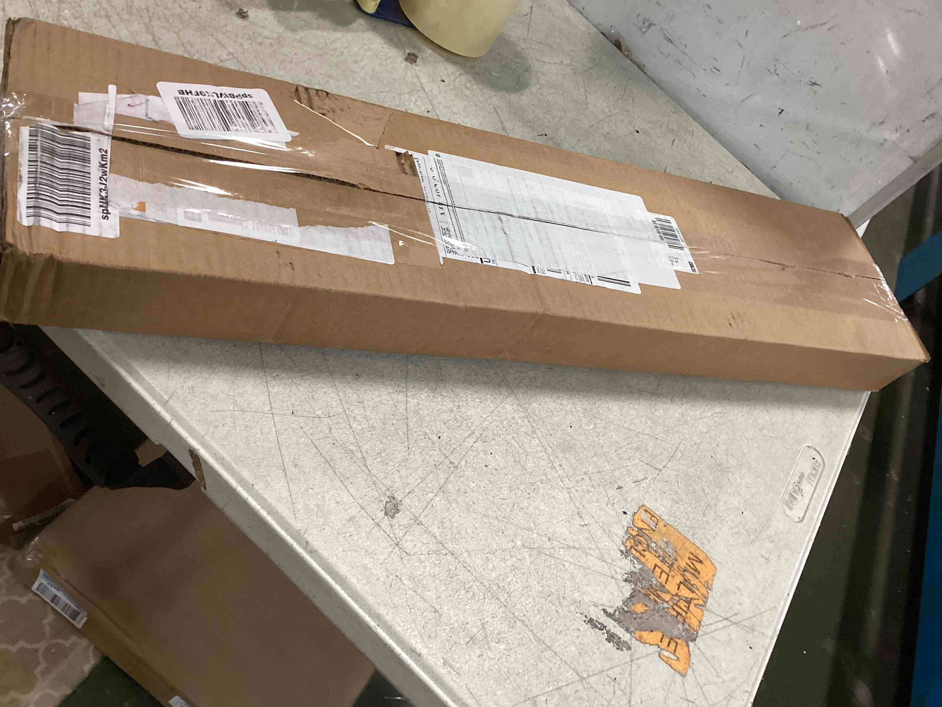 https://s3.amazonaws.com/lotting-images-prod/bidfta/YEL5813337_1705513114956.jpeg