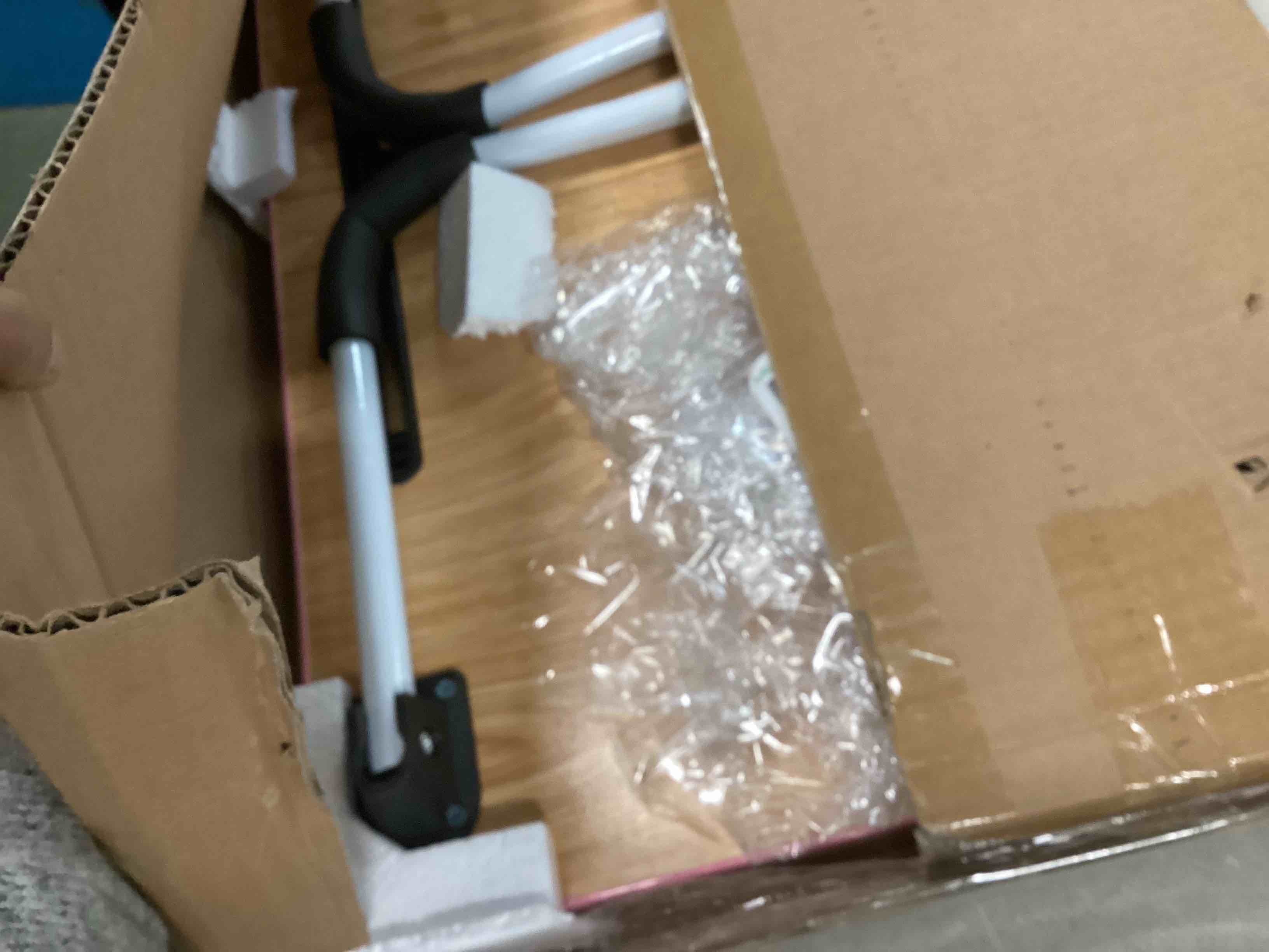 https://s3.amazonaws.com/lotting-images-prod/bidfta/YEL5813831_1705611494826.jpeg