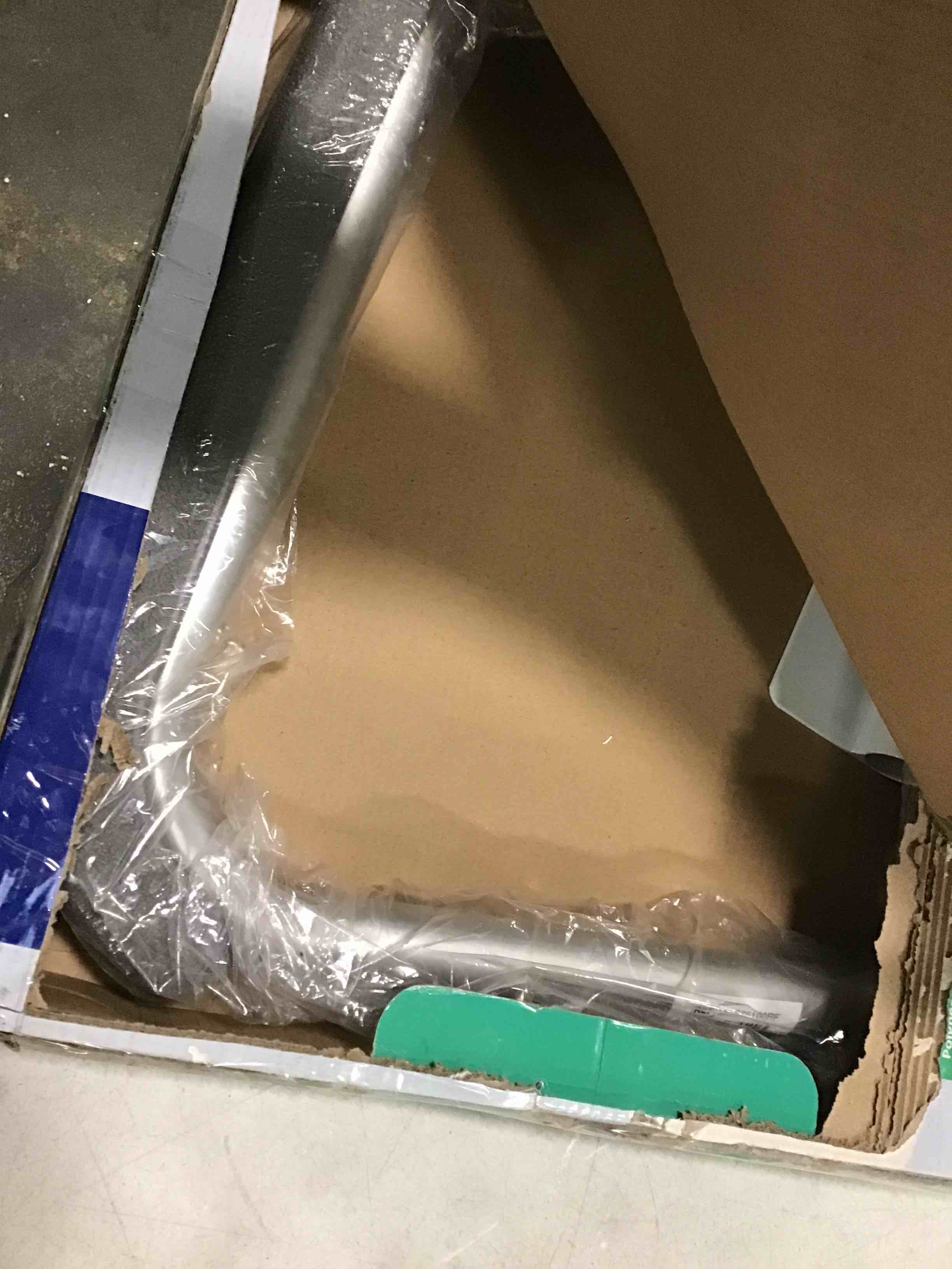 https://s3.amazonaws.com/lotting-images-prod/bidfta/YEL5815278_1705927894630.jpeg