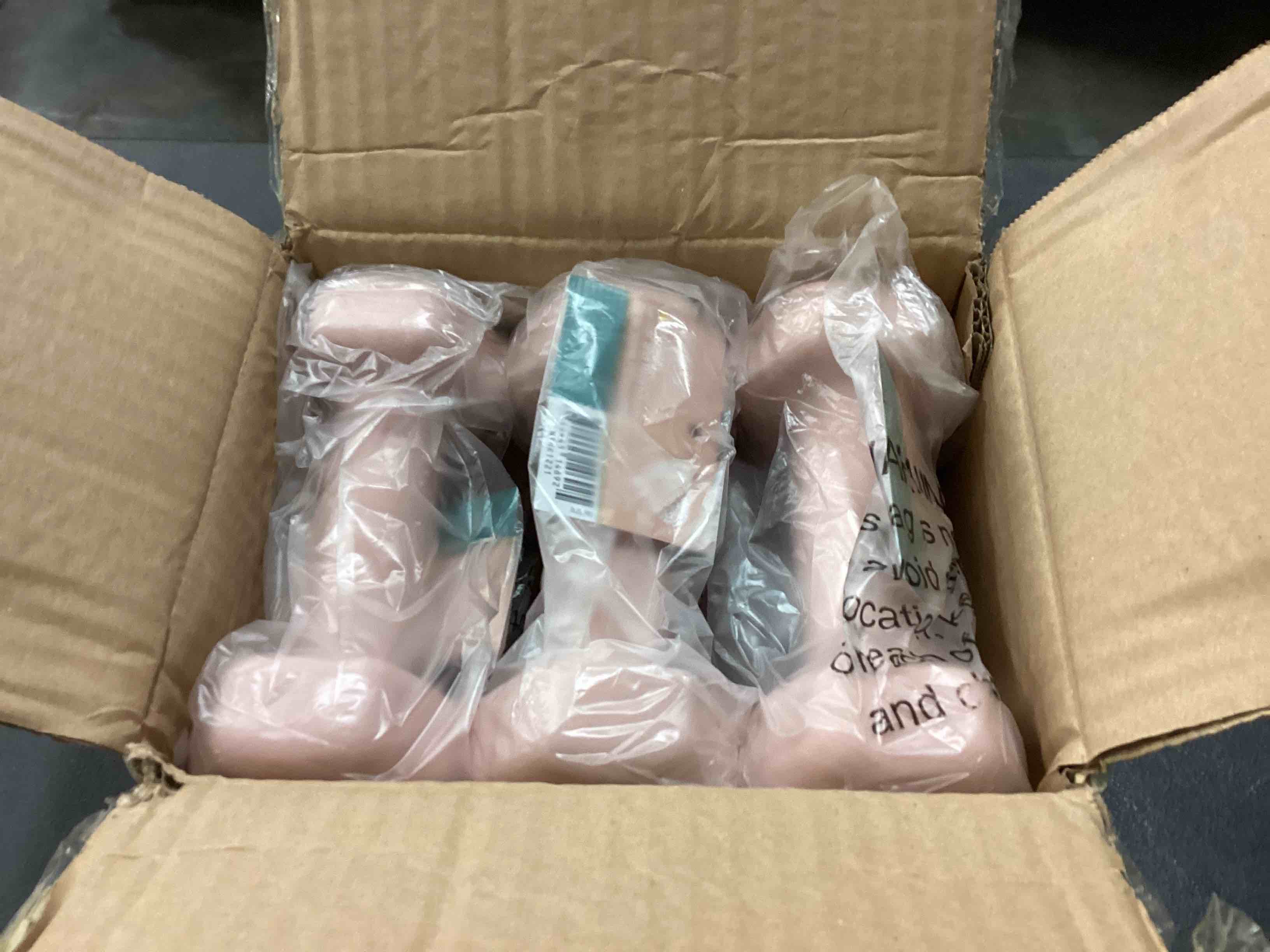 https://s3.amazonaws.com/lotting-images-prod/bidfta/YEL5816869_1707487318544.jpeg