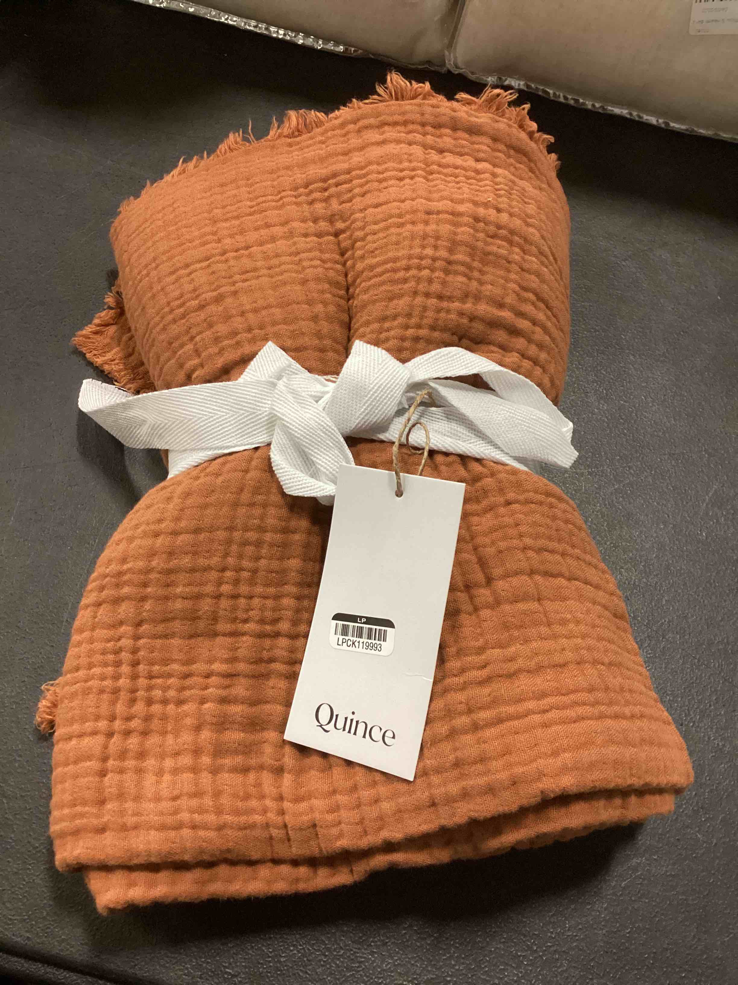 https://s3.amazonaws.com/lotting-images-prod/bidfta/YEL5817183_1707769955566.jpeg