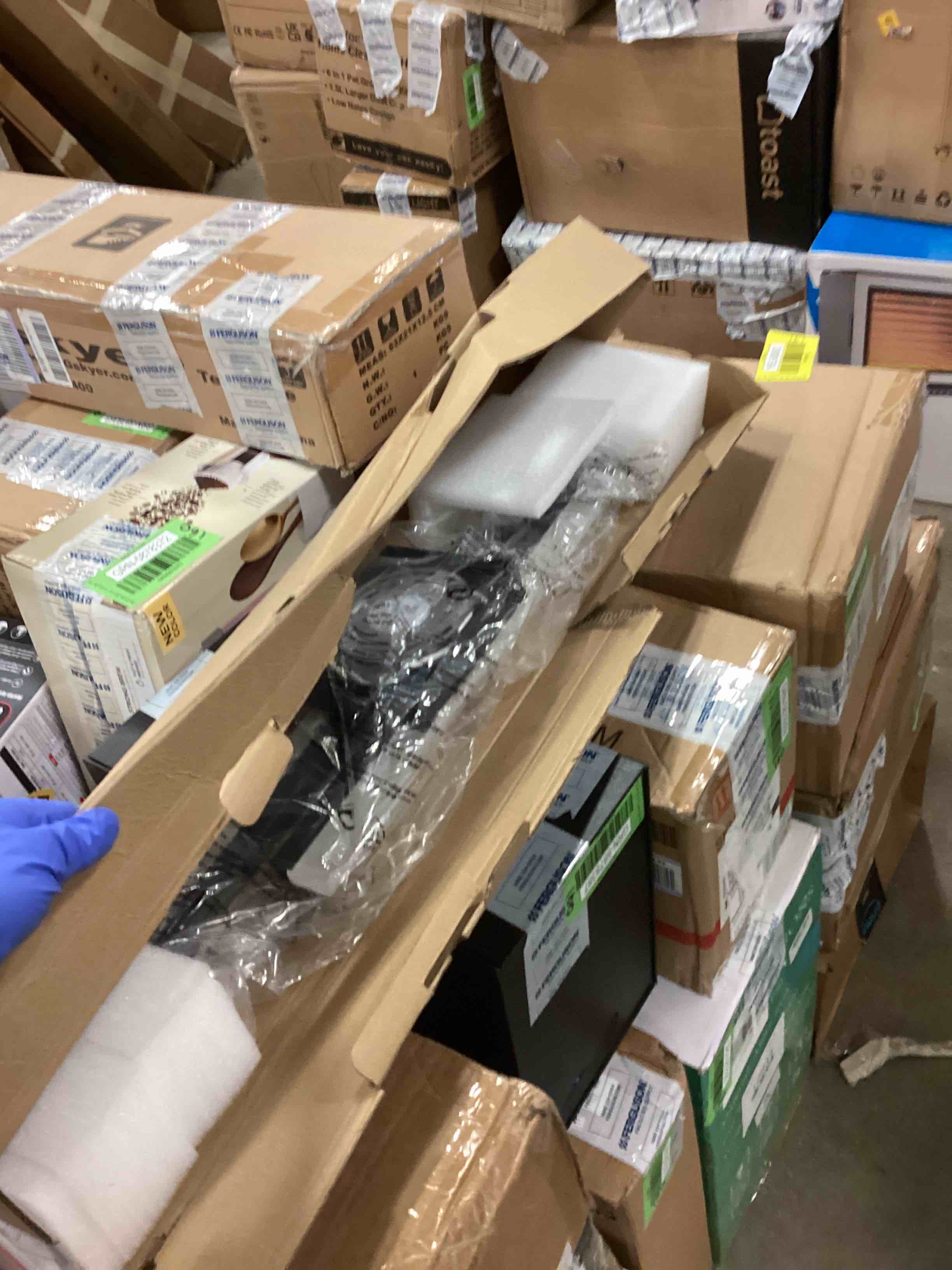 https://s3.amazonaws.com/lotting-images-prod/bidfta/YEL5820462_1707918832729.jpeg
