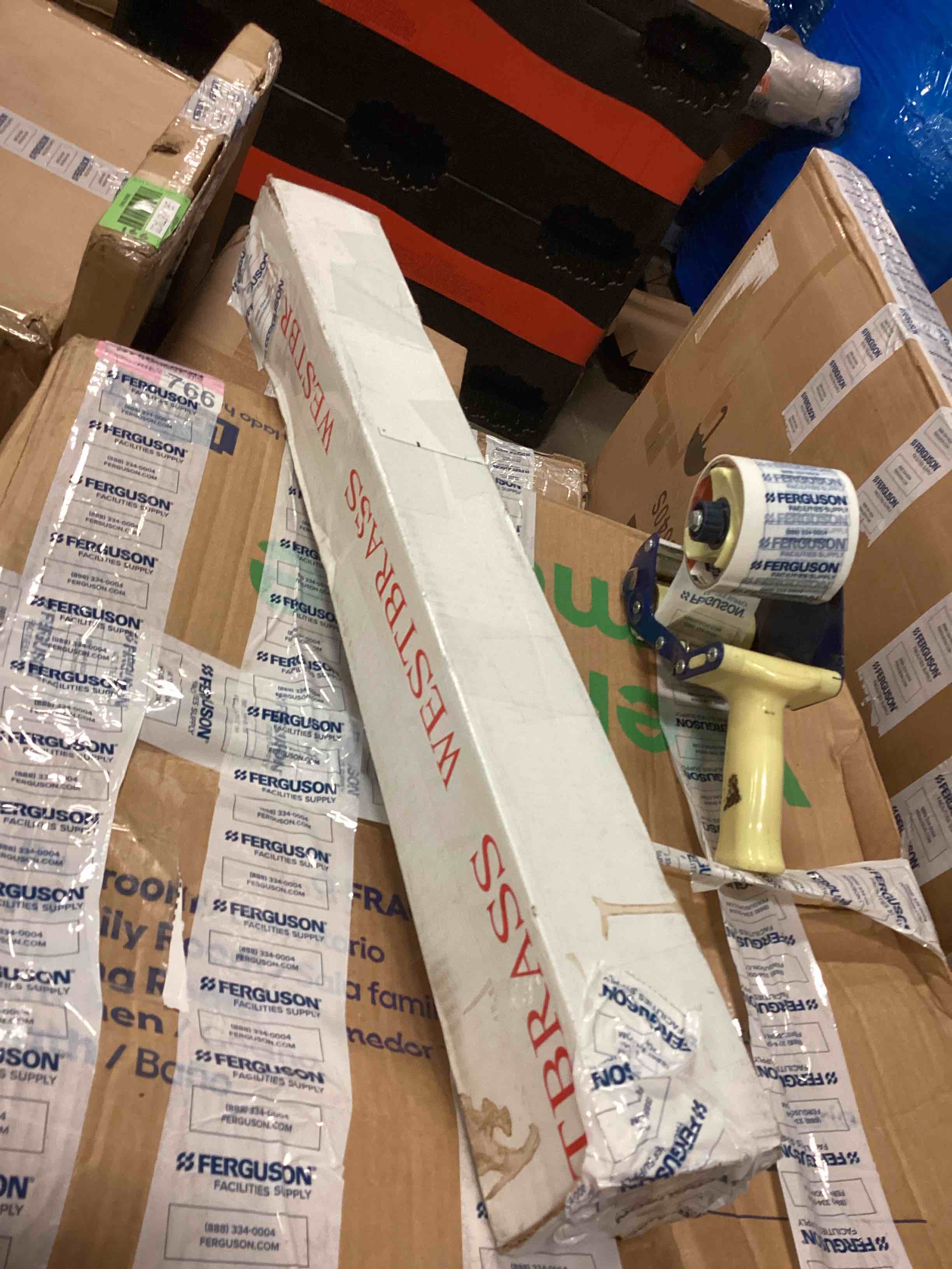 https://s3.amazonaws.com/lotting-images-prod/bidfta/YEL5820532_1708015379617.jpeg