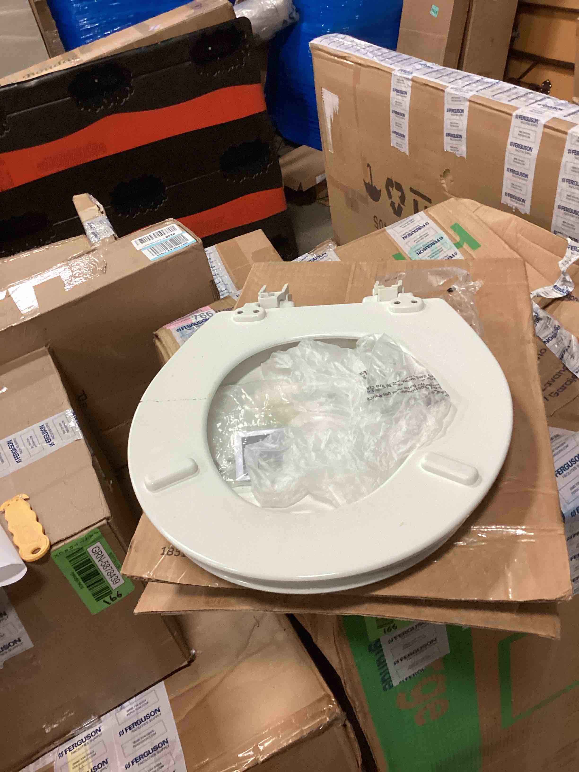 https://s3.amazonaws.com/lotting-images-prod/bidfta/YEL5820580_1708097791703.jpeg