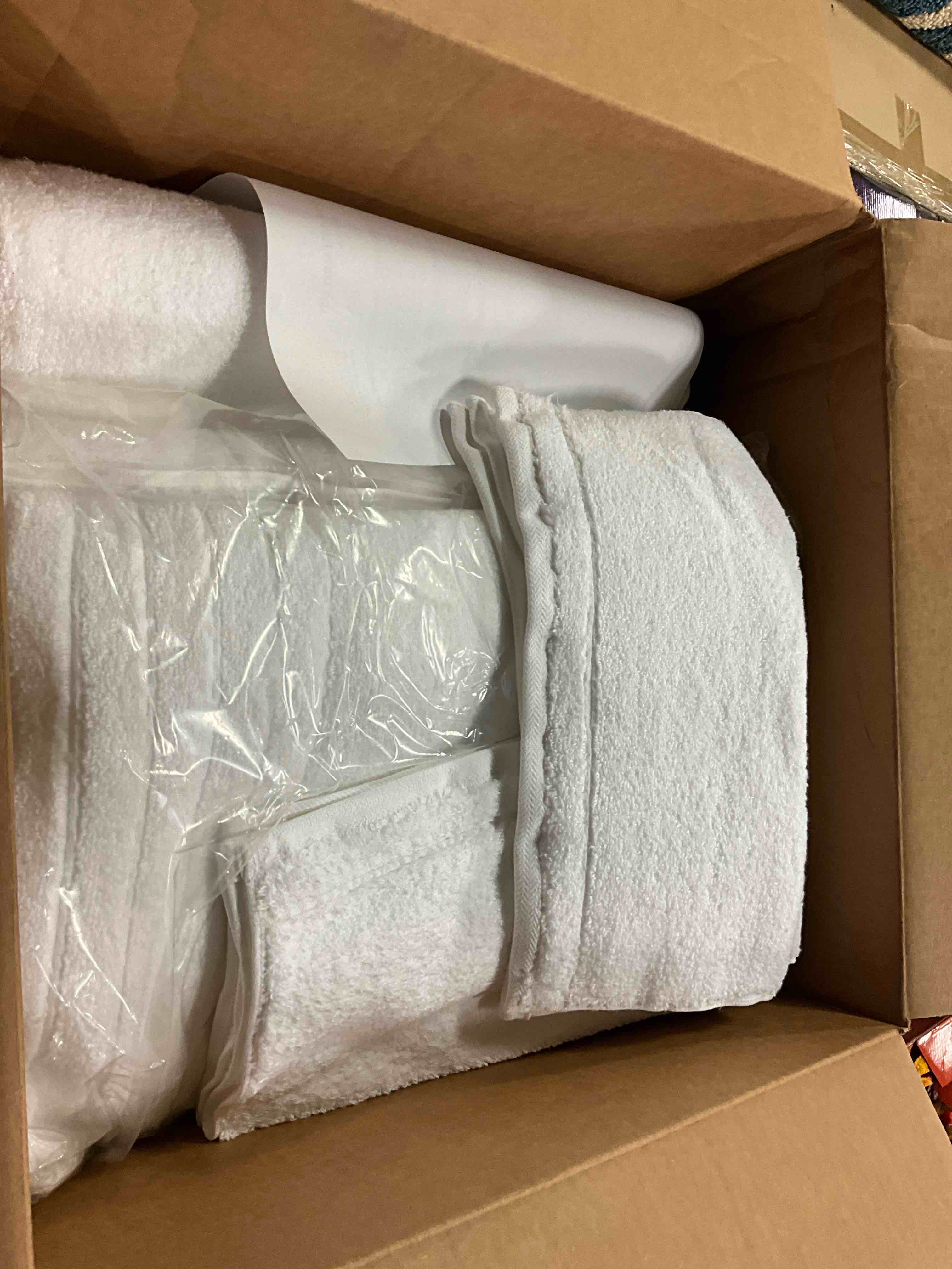 https://s3.amazonaws.com/lotting-images-prod/bidfta/YEL5820962_1710351841354.jpeg