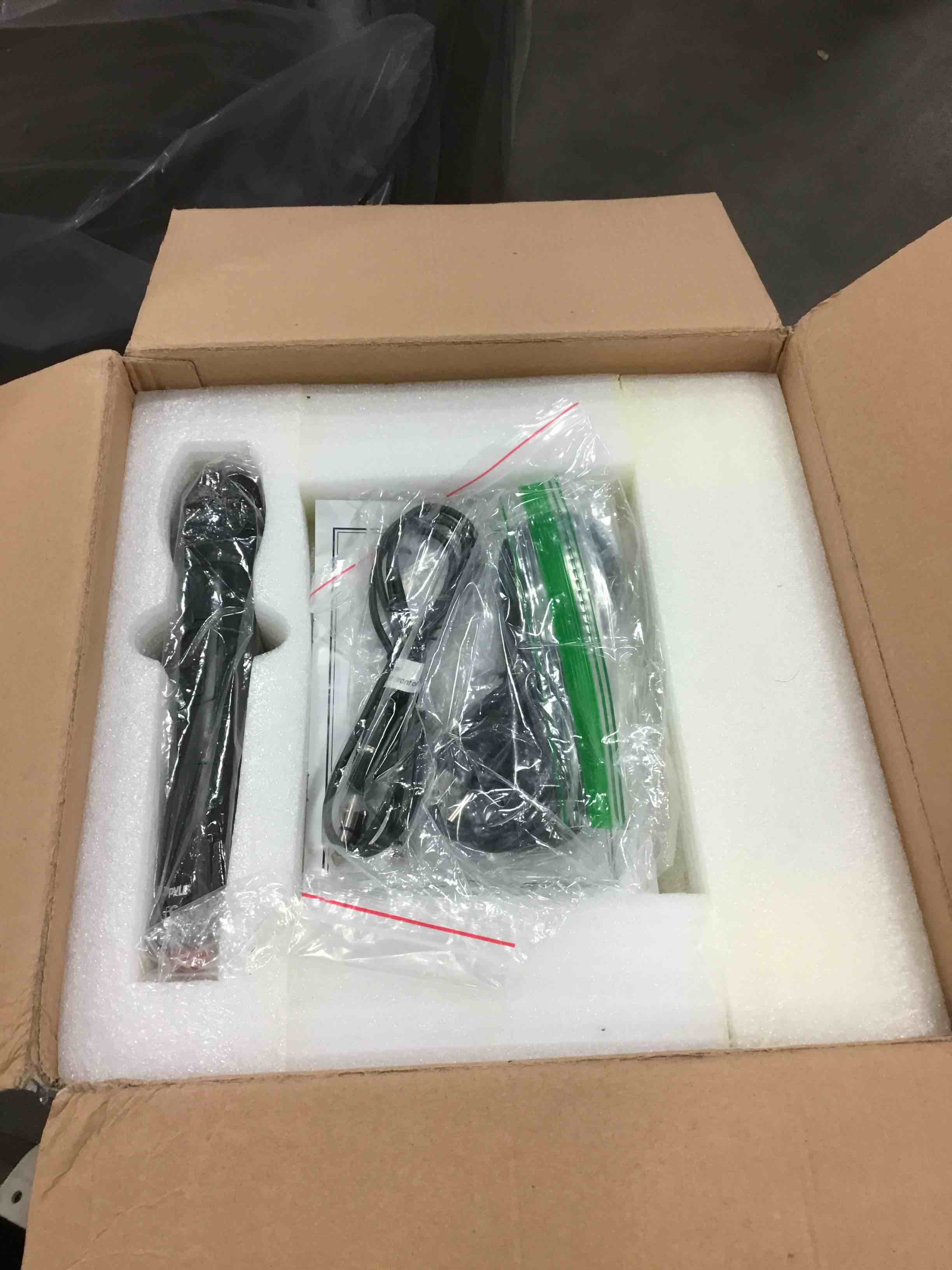 https://s3.amazonaws.com/lotting-images-prod/bidfta/YEL5821084_1710439391564.jpeg