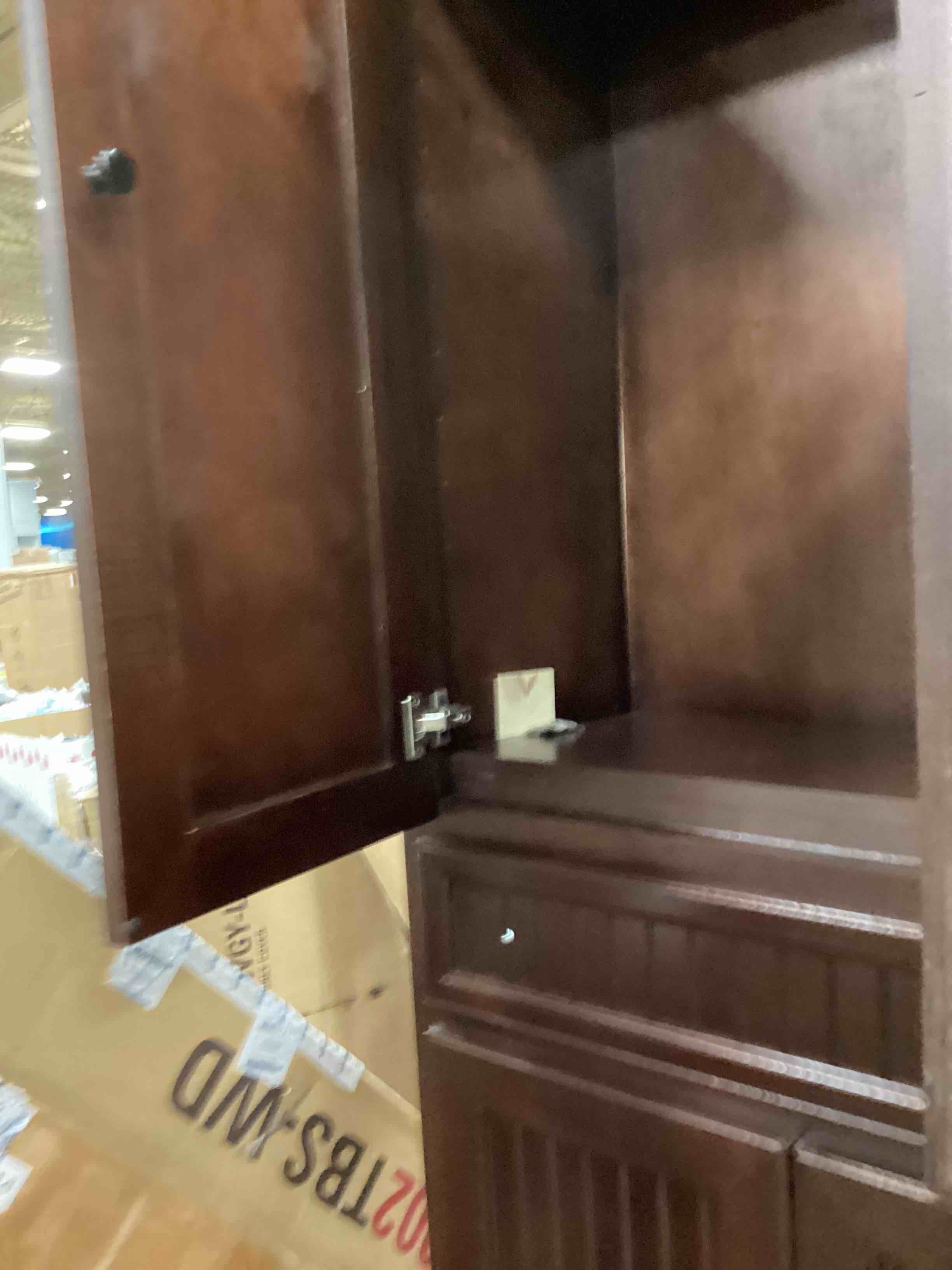 https://s3.amazonaws.com/lotting-images-prod/bidfta/YEL5823374_1709906616449.jpeg