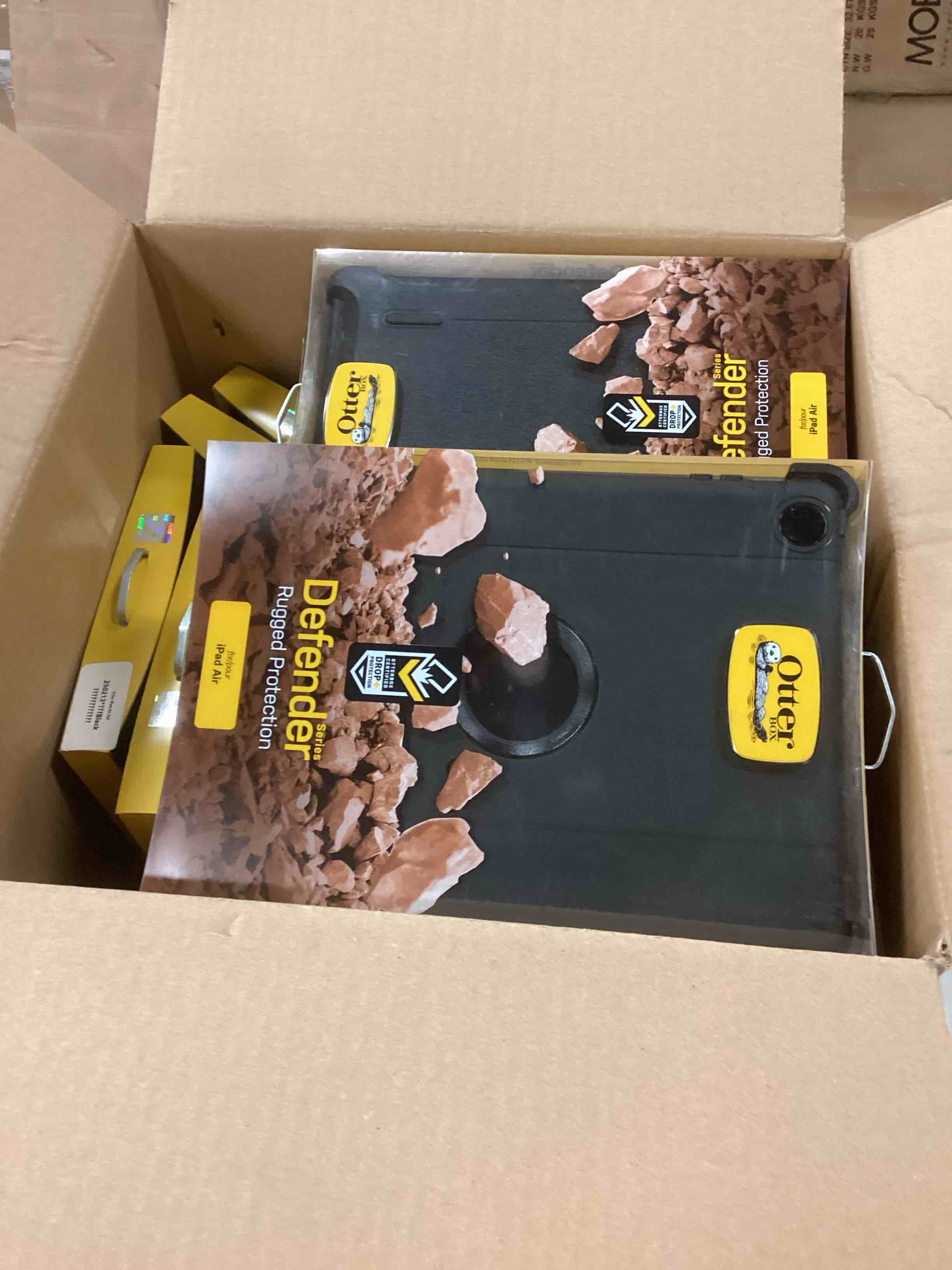 https://s3.amazonaws.com/lotting-images-prod/bidfta/YEL5827208_1708093114719.jpeg