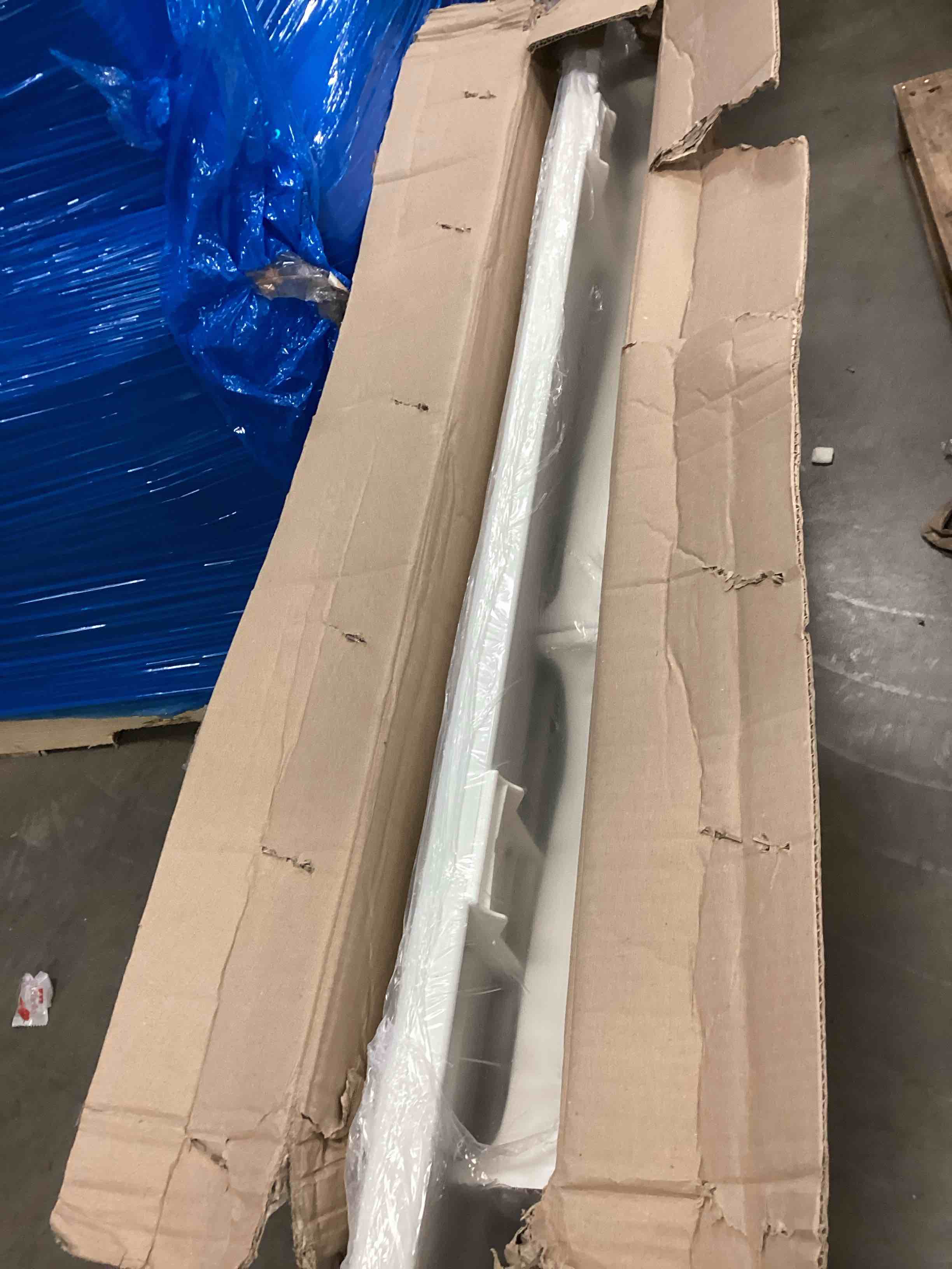 https://s3.amazonaws.com/lotting-images-prod/bidfta/YEL5827381_1708629838093.jpeg