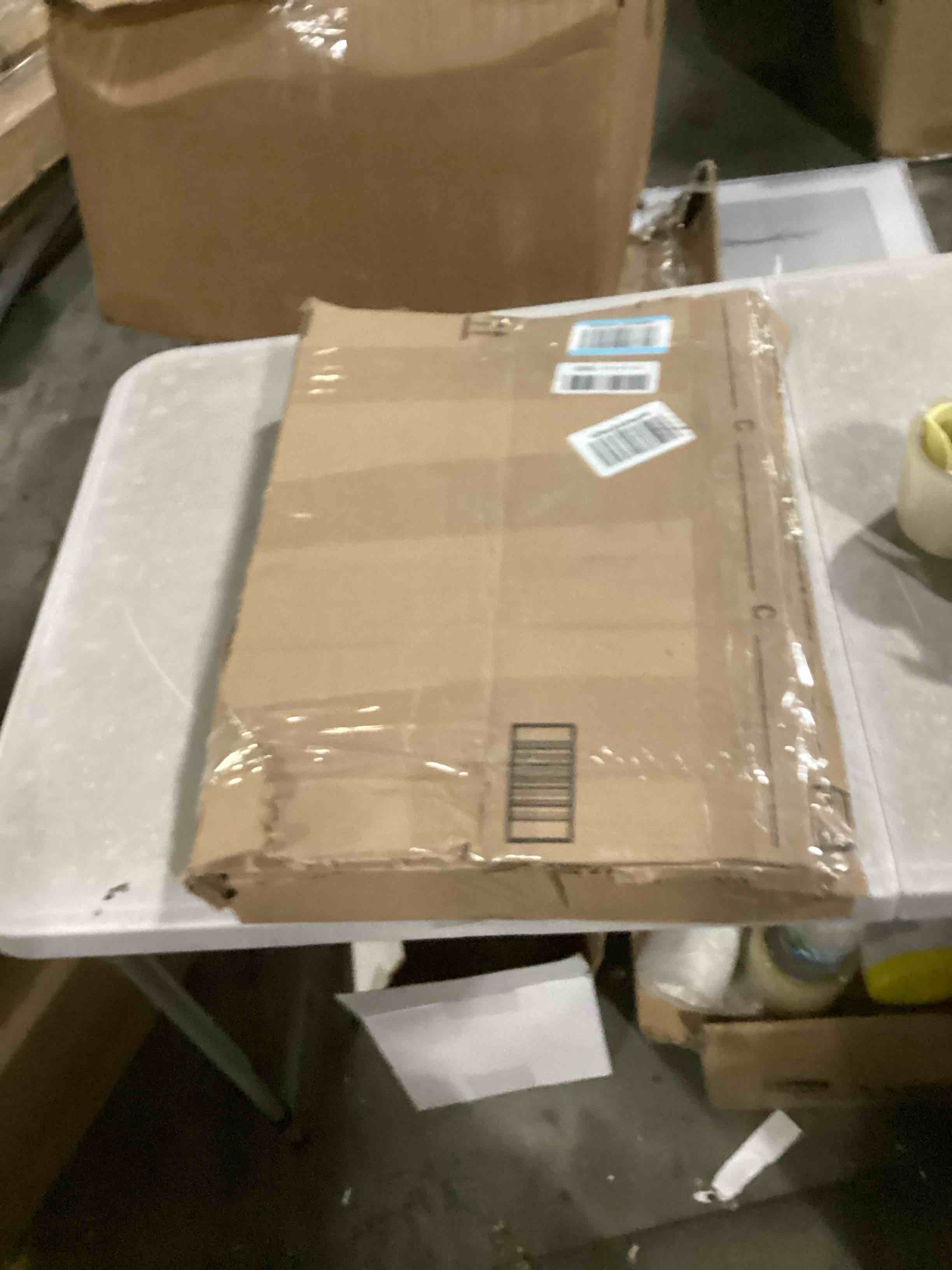 https://s3.amazonaws.com/lotting-images-prod/bidfta/YEL5830711_1725369917373.jpeg