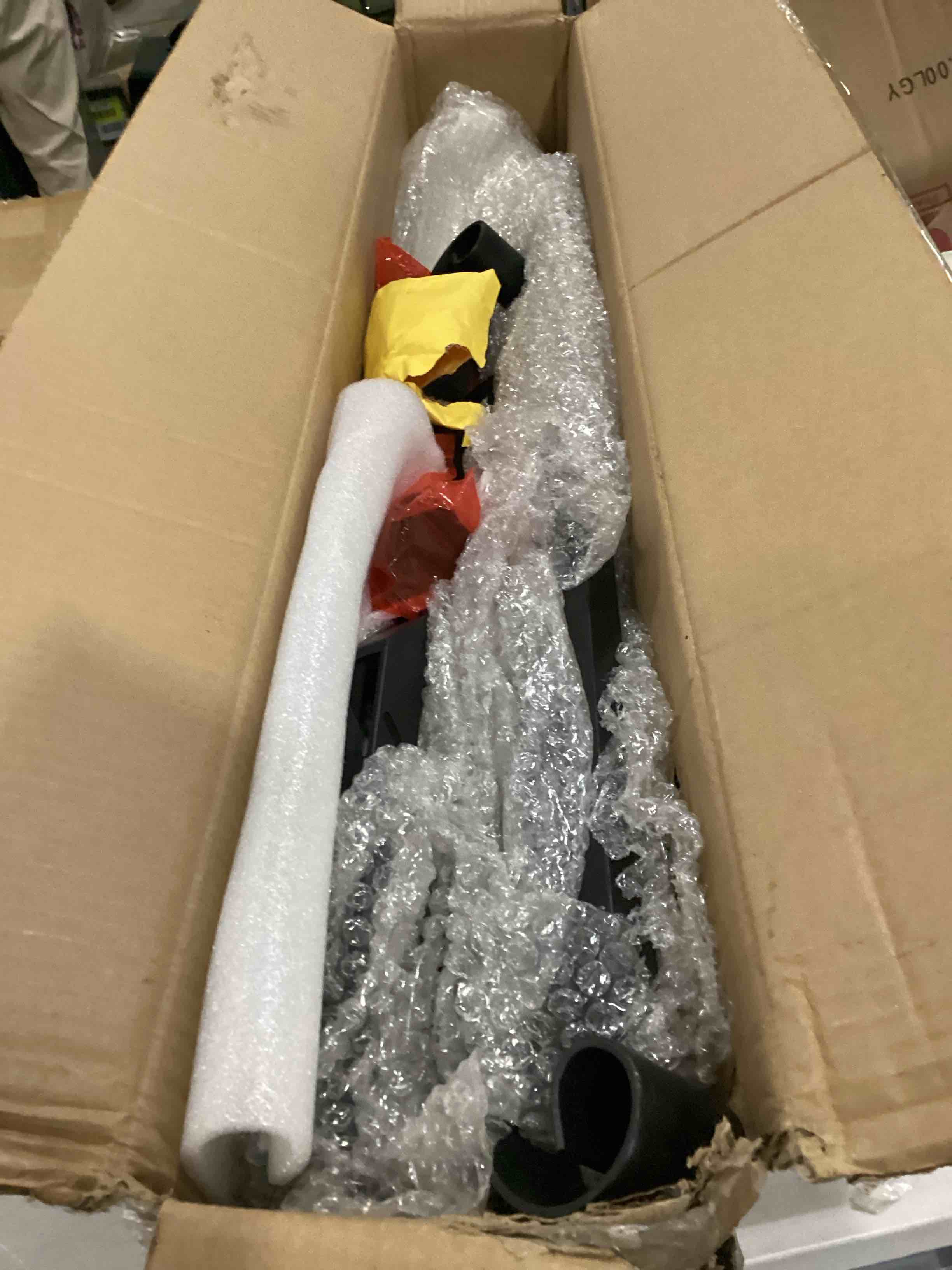 https://s3.amazonaws.com/lotting-images-prod/bidfta/YEL5831282_1723548186845.jpeg