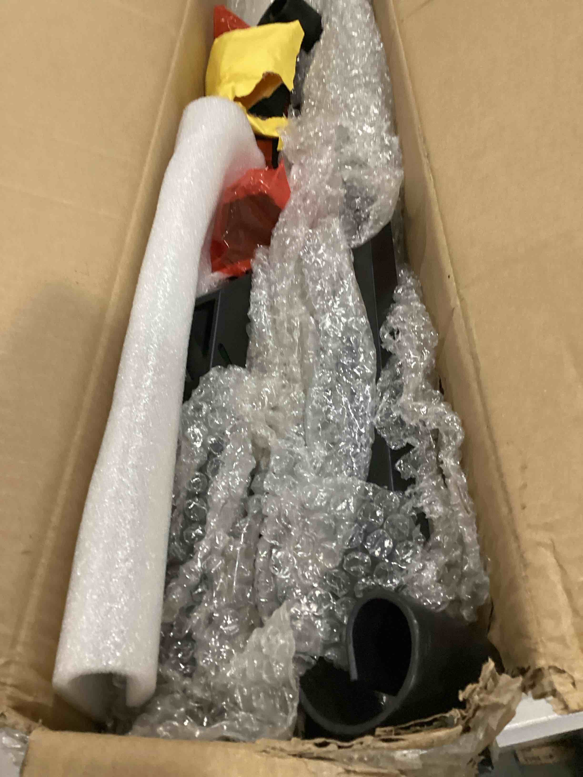 https://s3.amazonaws.com/lotting-images-prod/bidfta/YEL5831282_1723548187746.jpeg