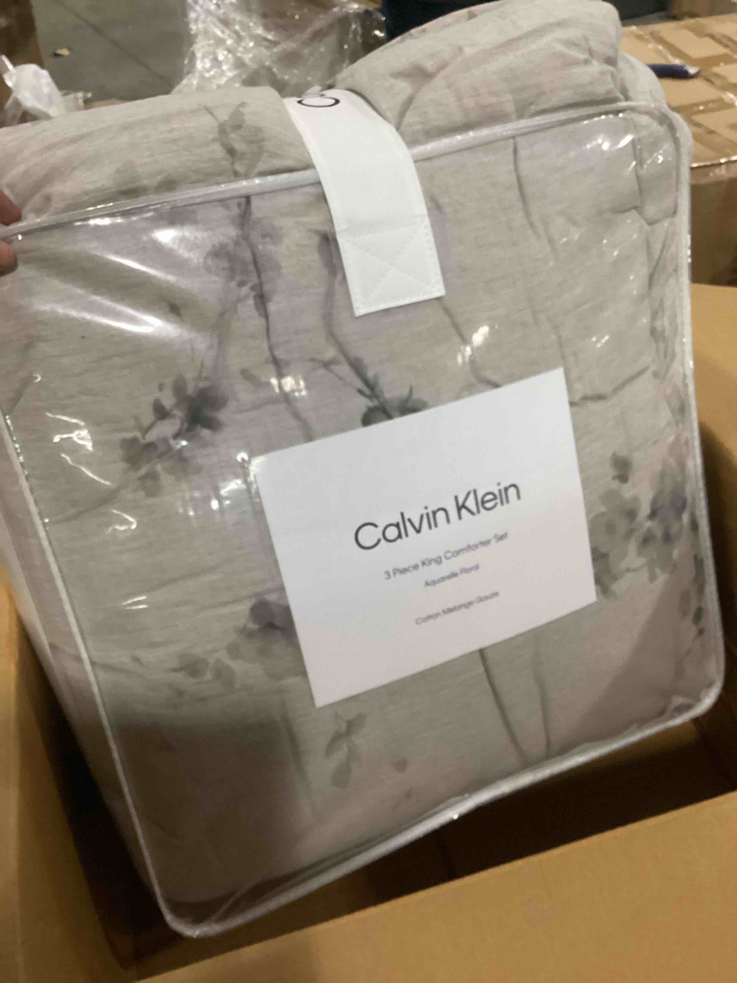 https://s3.amazonaws.com/lotting-images-prod/bidfta/YEL5835379_1727264978493.jpeg