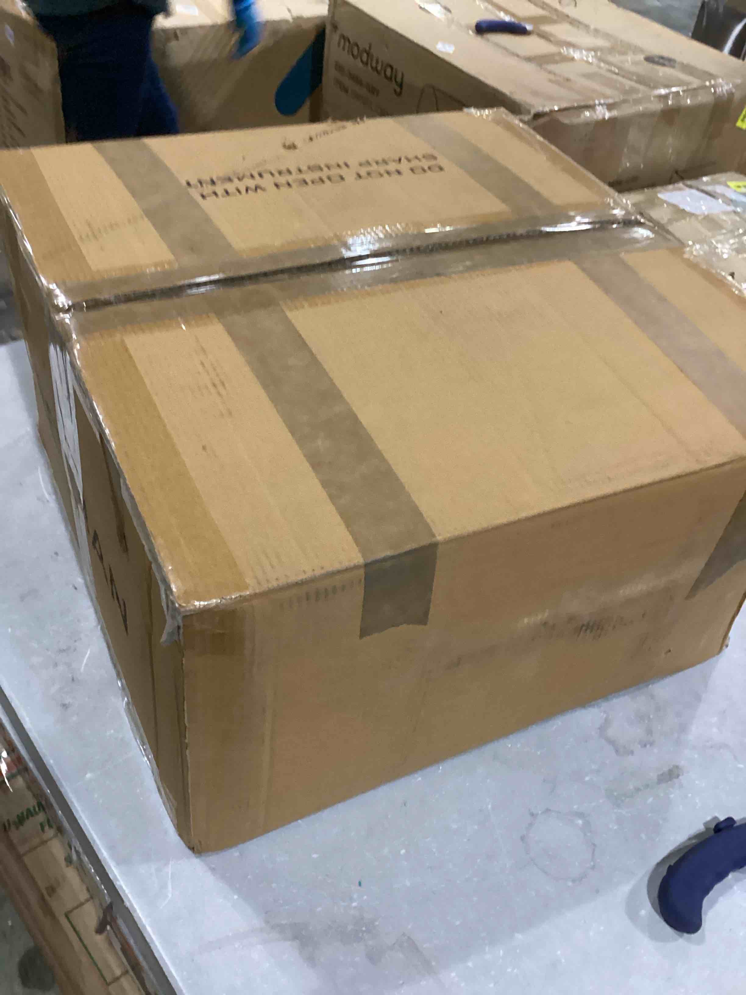 https://s3.amazonaws.com/lotting-images-prod/bidfta/YEL5835379_1727265022719.jpeg