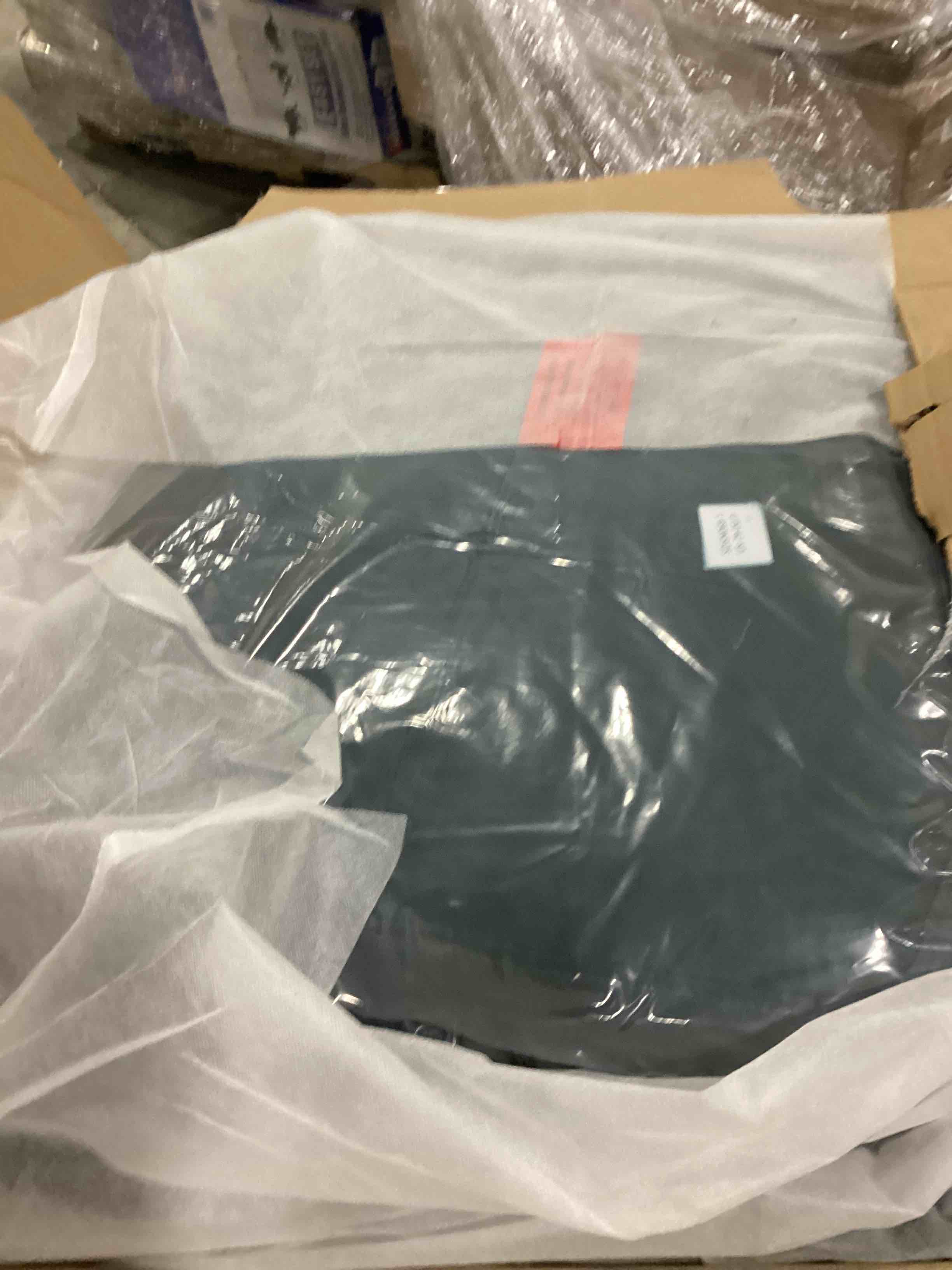 https://s3.amazonaws.com/lotting-images-prod/bidfta/YEL5836104_1723223822793.jpeg