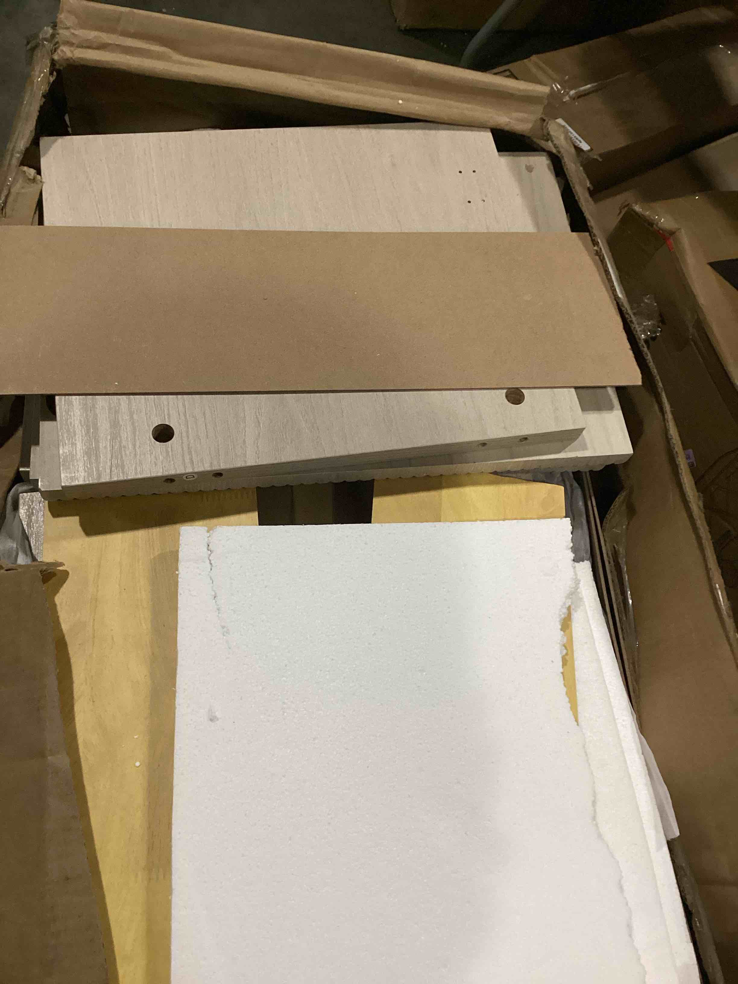 https://s3.amazonaws.com/lotting-images-prod/bidfta/YEL5836239_1723568615652.jpeg