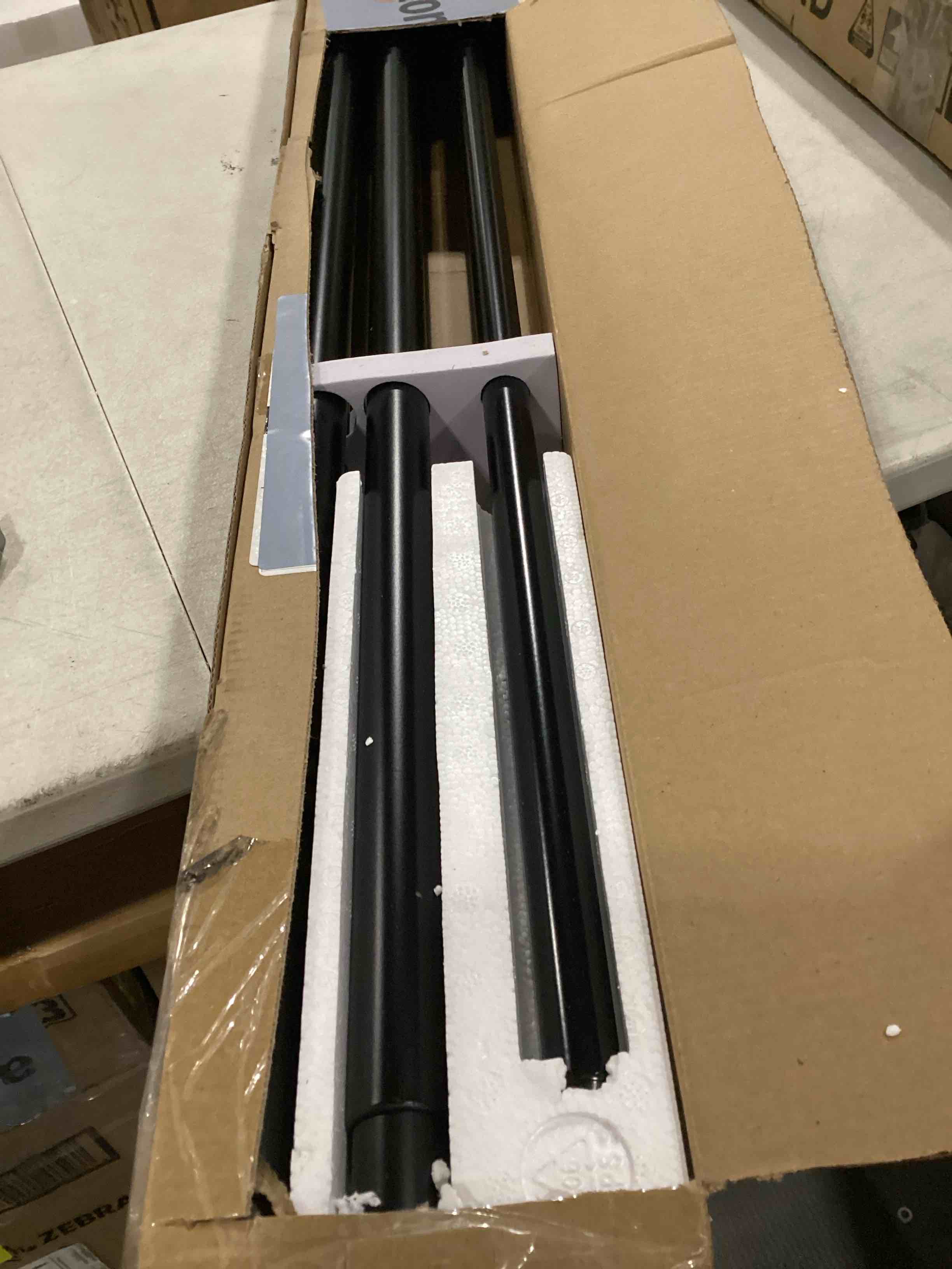 https://s3.amazonaws.com/lotting-images-prod/bidfta/YEL5836997_1722271714536.jpeg
