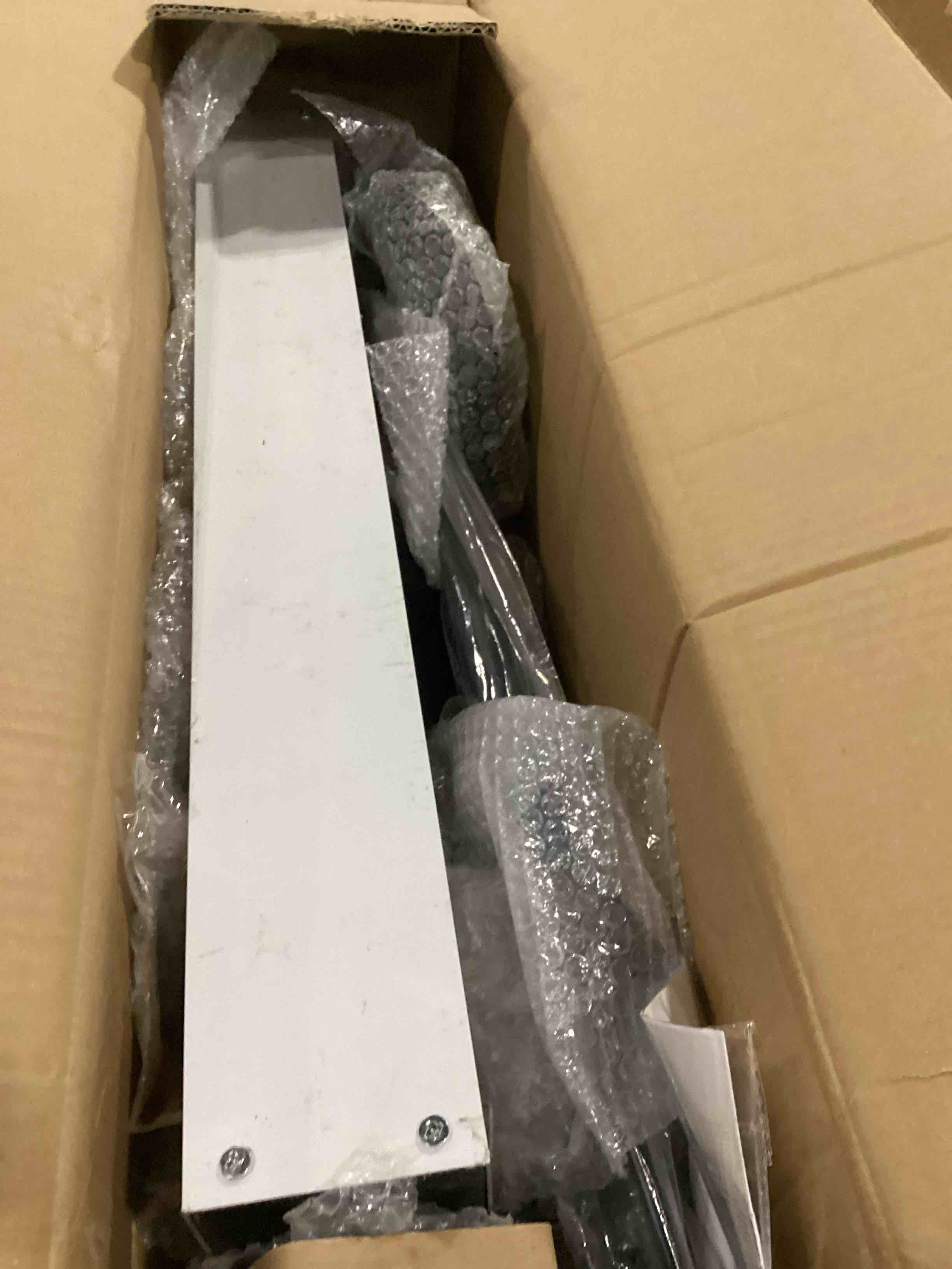 https://s3.amazonaws.com/lotting-images-prod/bidfta/YEL5837559_1722533833643.jpeg
