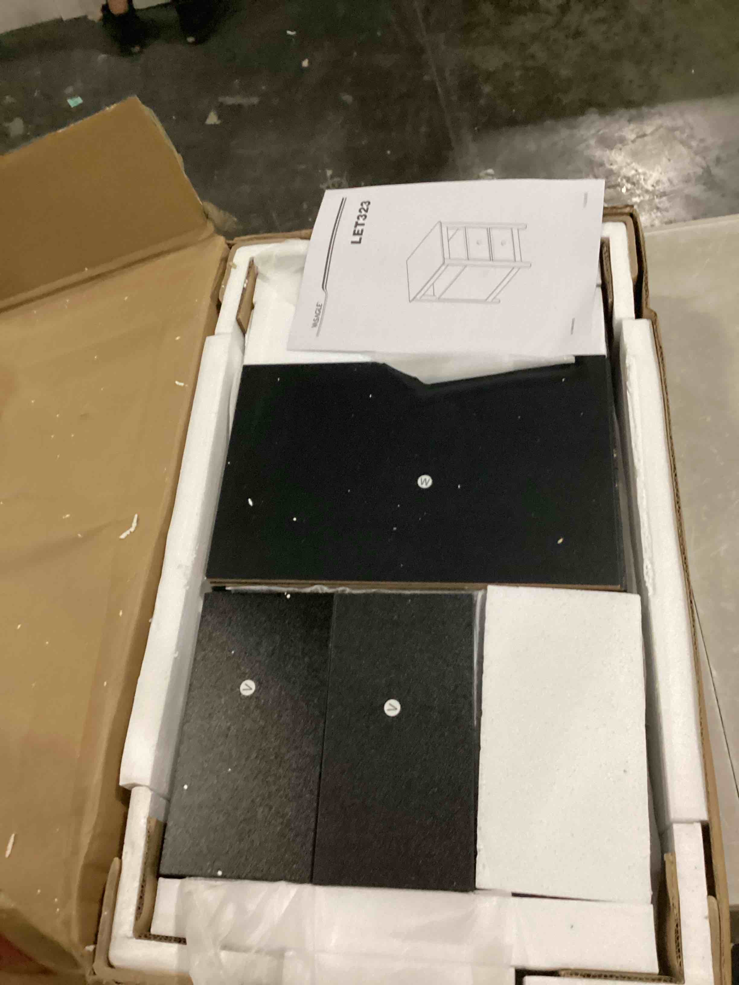 https://s3.amazonaws.com/lotting-images-prod/bidfta/YEL5839383_1724858172572.jpeg