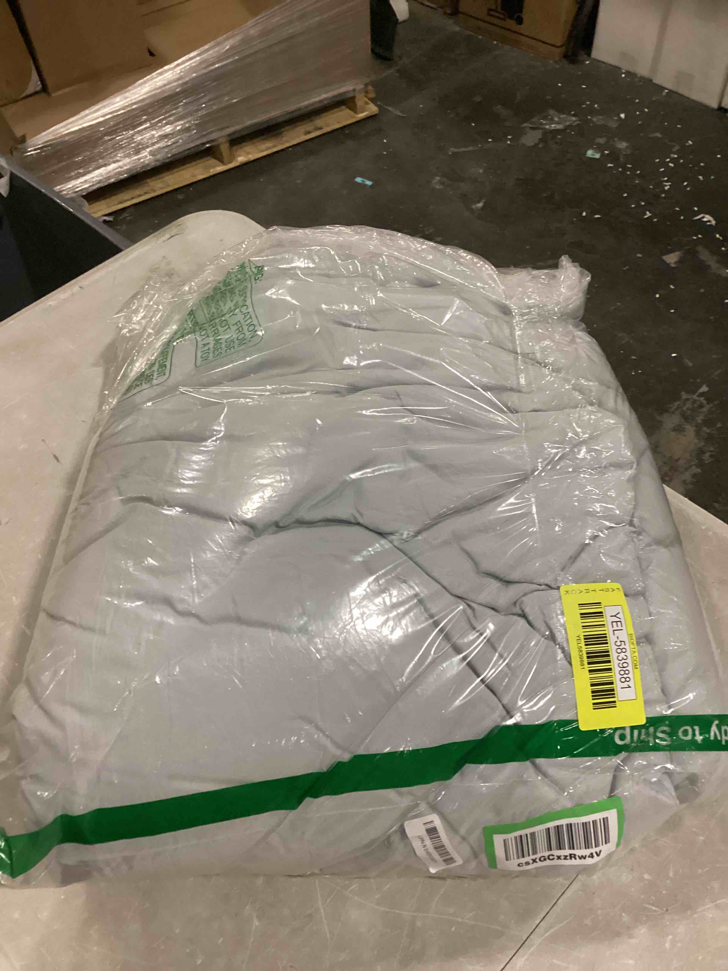 https://s3.amazonaws.com/lotting-images-prod/bidfta/YEL5839881_1725649695893.jpeg