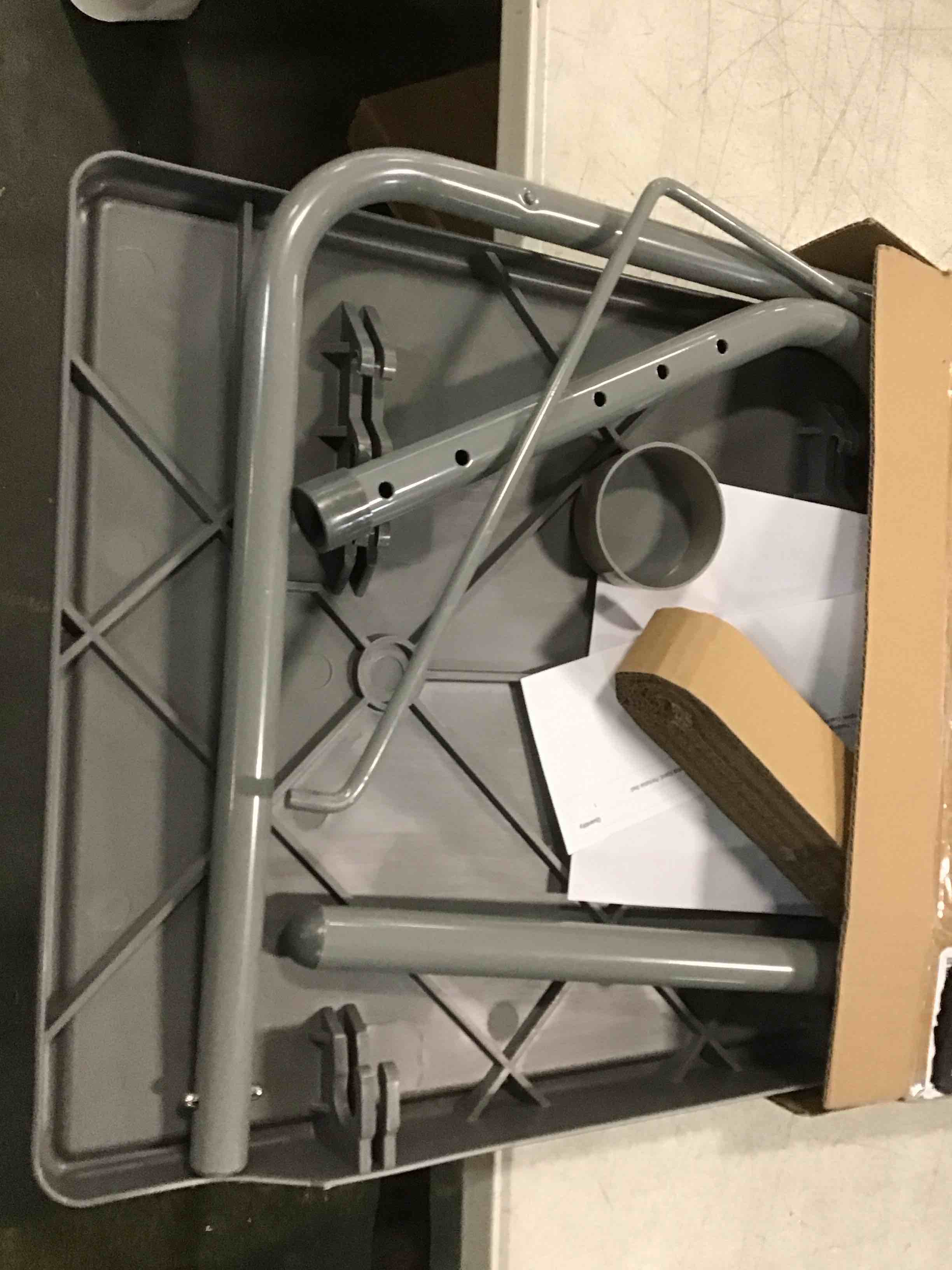 https://s3.amazonaws.com/lotting-images-prod/bidfta/YEL5839960_1703345290890.jpeg