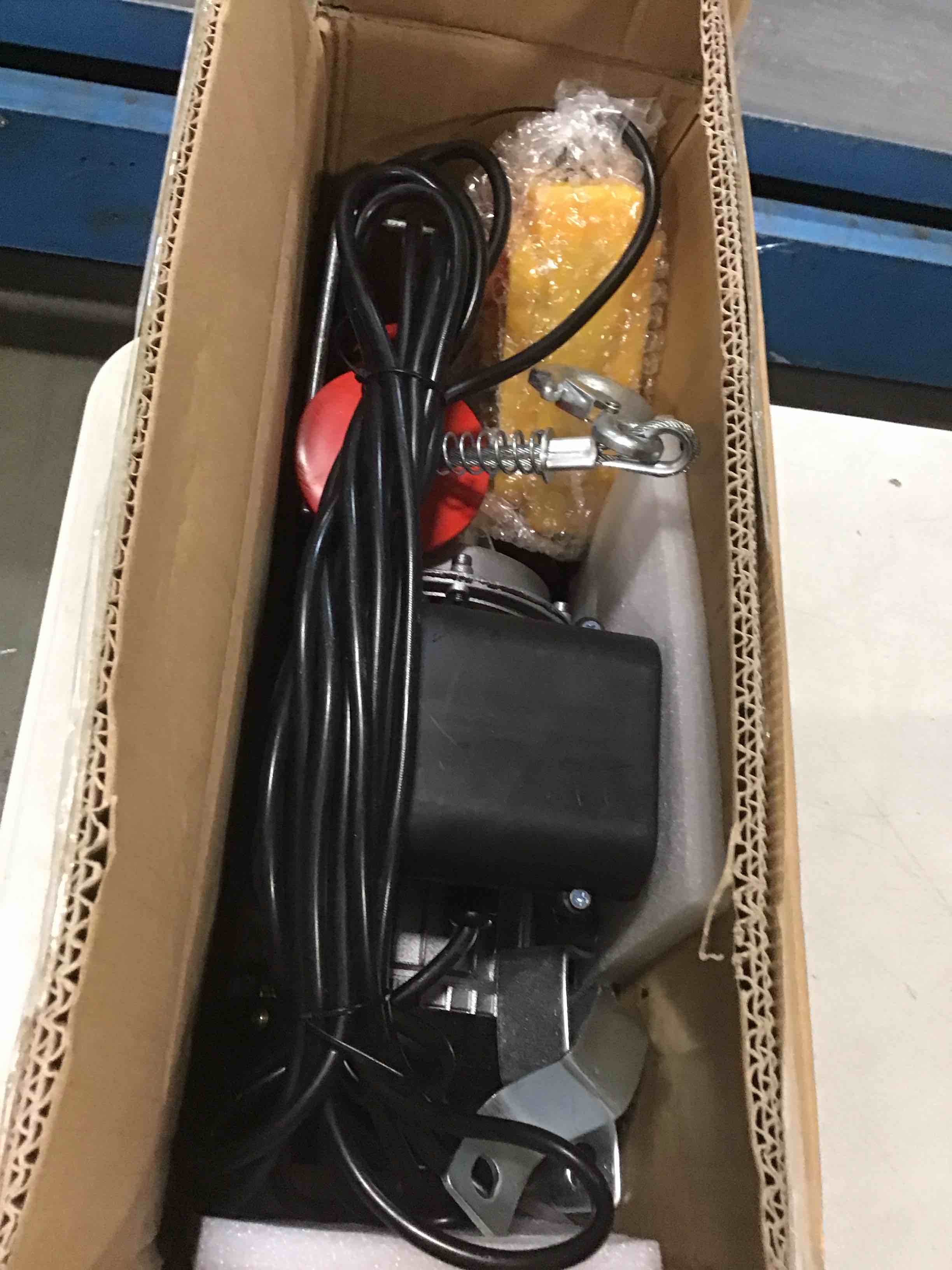 https://s3.amazonaws.com/lotting-images-prod/bidfta/YEL5841147_1703883705891.jpeg