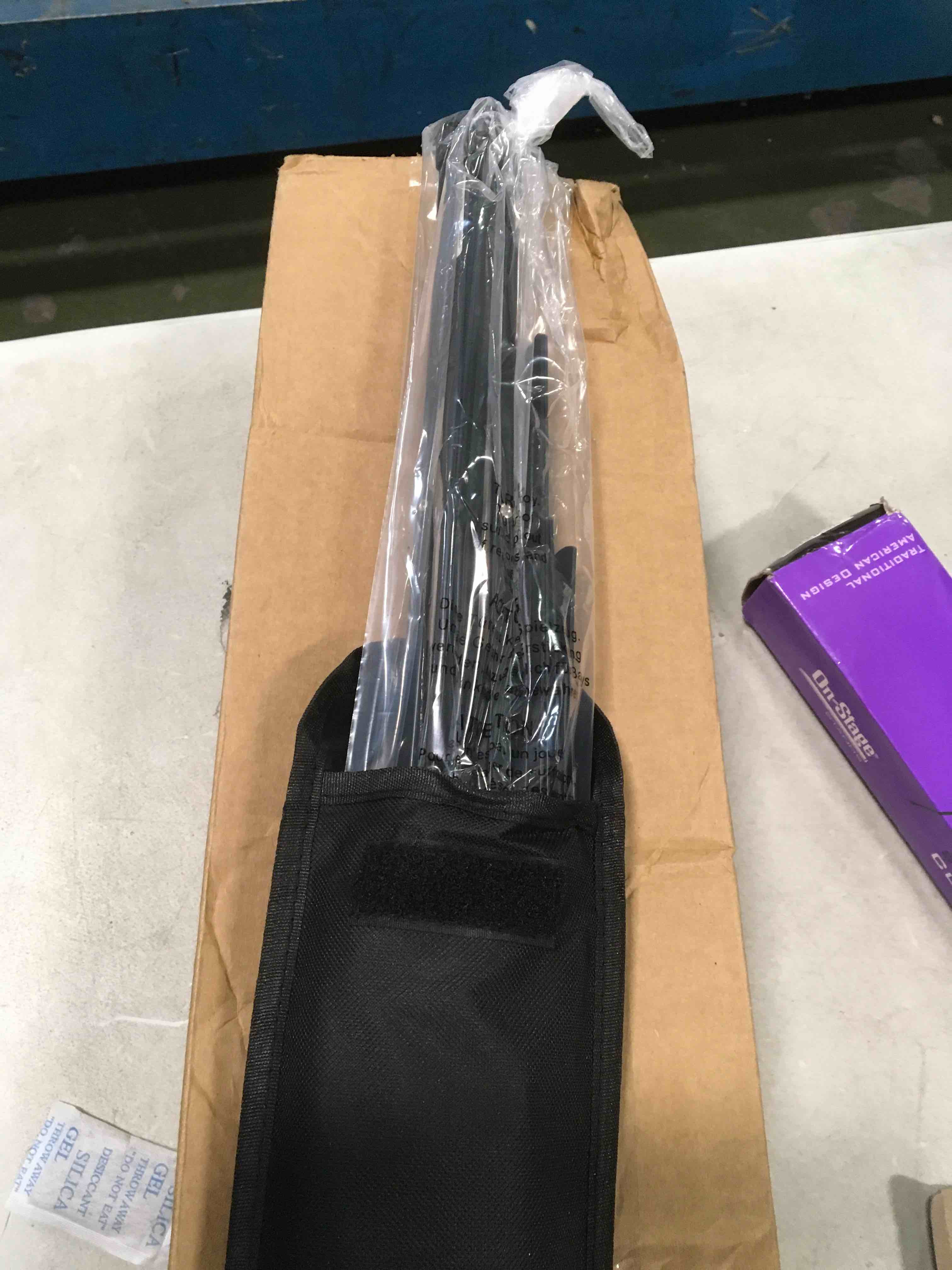 https://s3.amazonaws.com/lotting-images-prod/bidfta/YEL5843029_1704202943232.jpeg