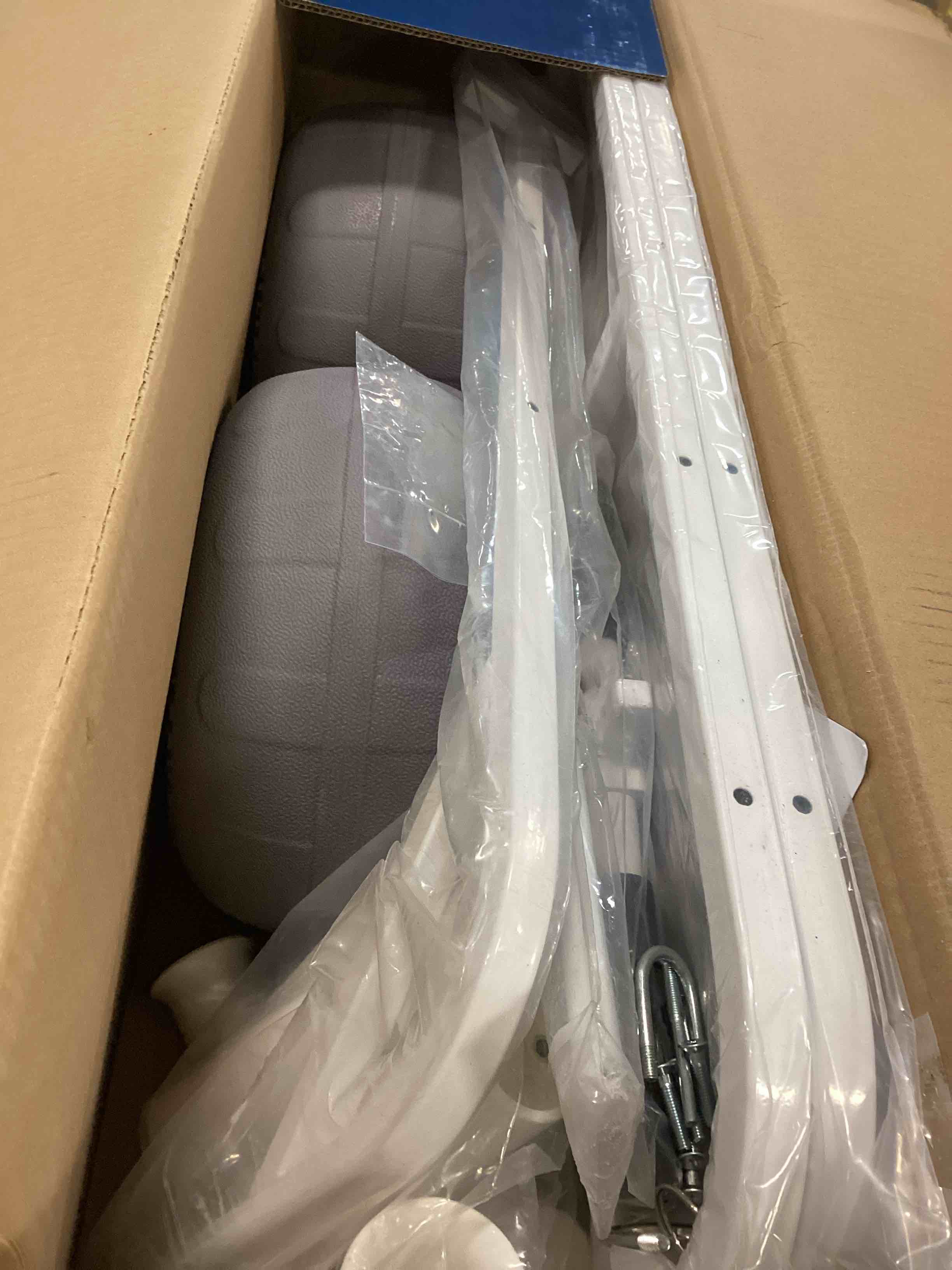 https://s3.amazonaws.com/lotting-images-prod/bidfta/YEL5843928_1704741023452.jpeg