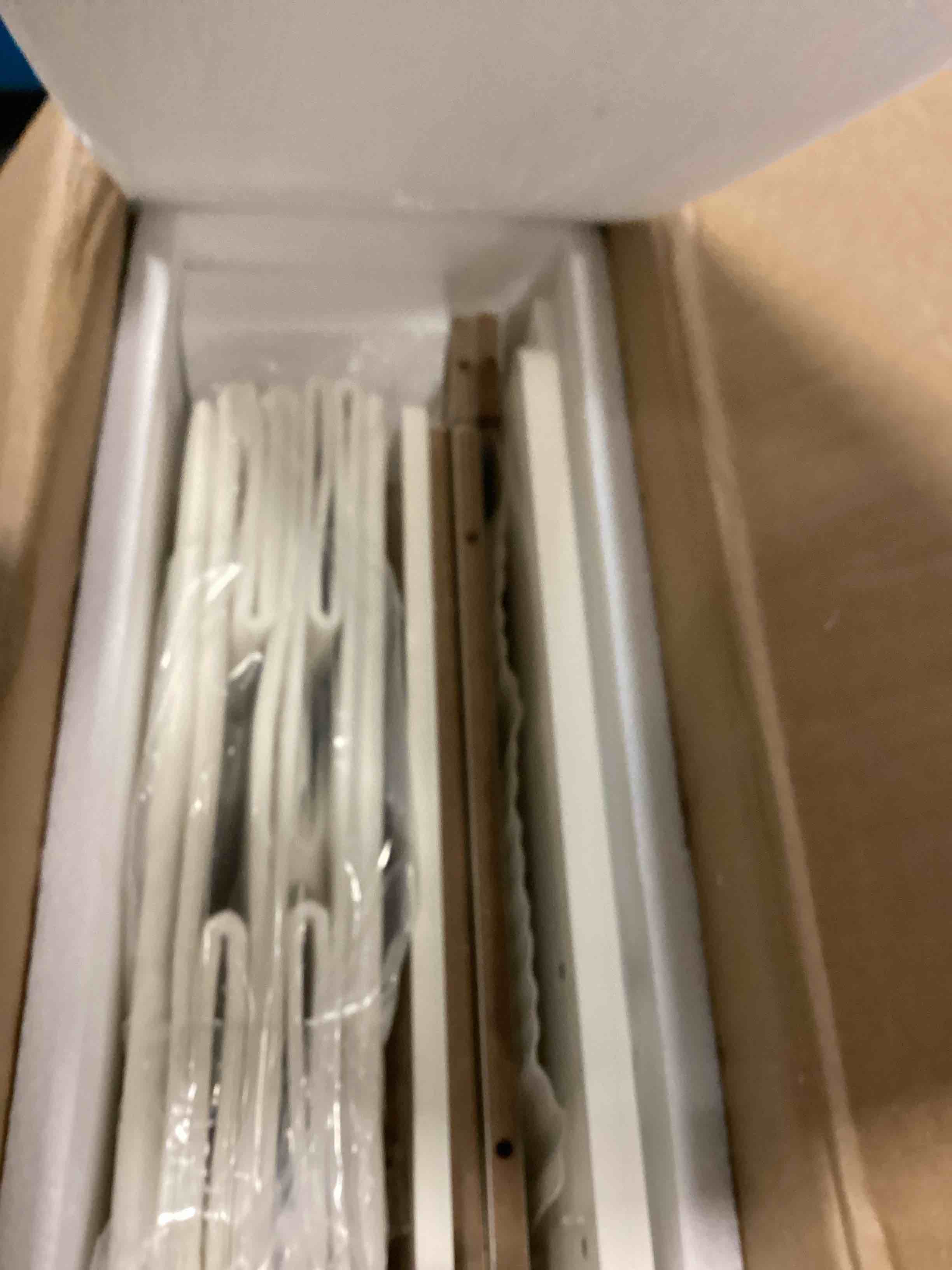https://s3.amazonaws.com/lotting-images-prod/bidfta/YEL5843953_1704745373430.jpeg