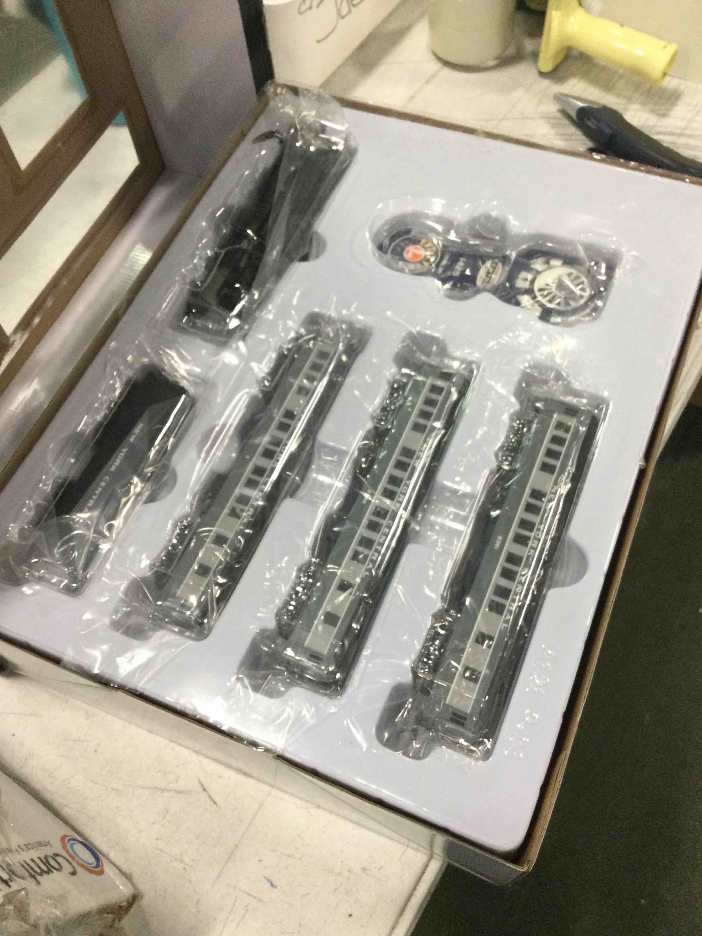 https://s3.amazonaws.com/lotting-images-prod/bidfta/YEL5845862_1704719519498.jpeg