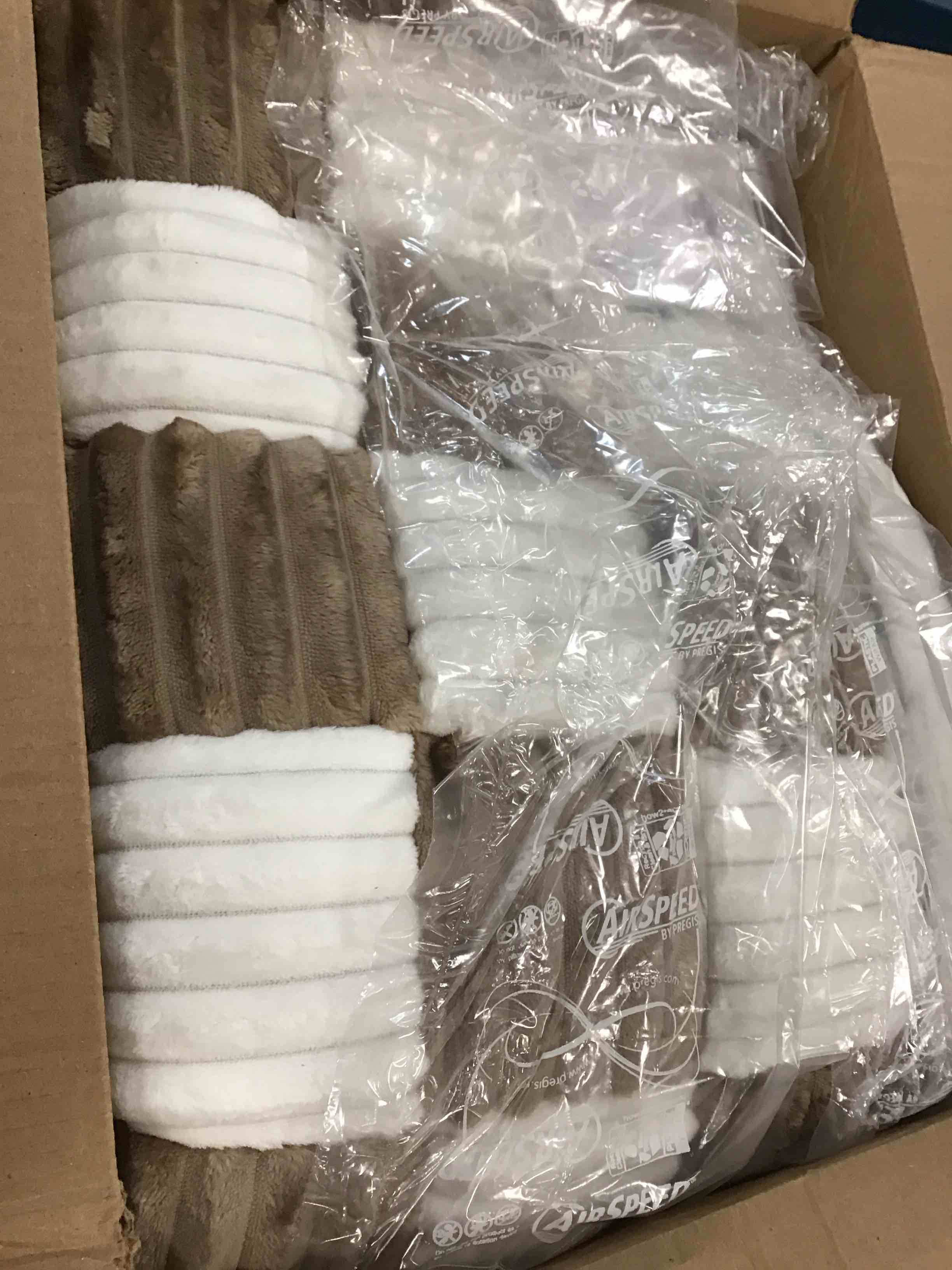 https://s3.amazonaws.com/lotting-images-prod/bidfta/YEL5848714_1704458893060.jpeg