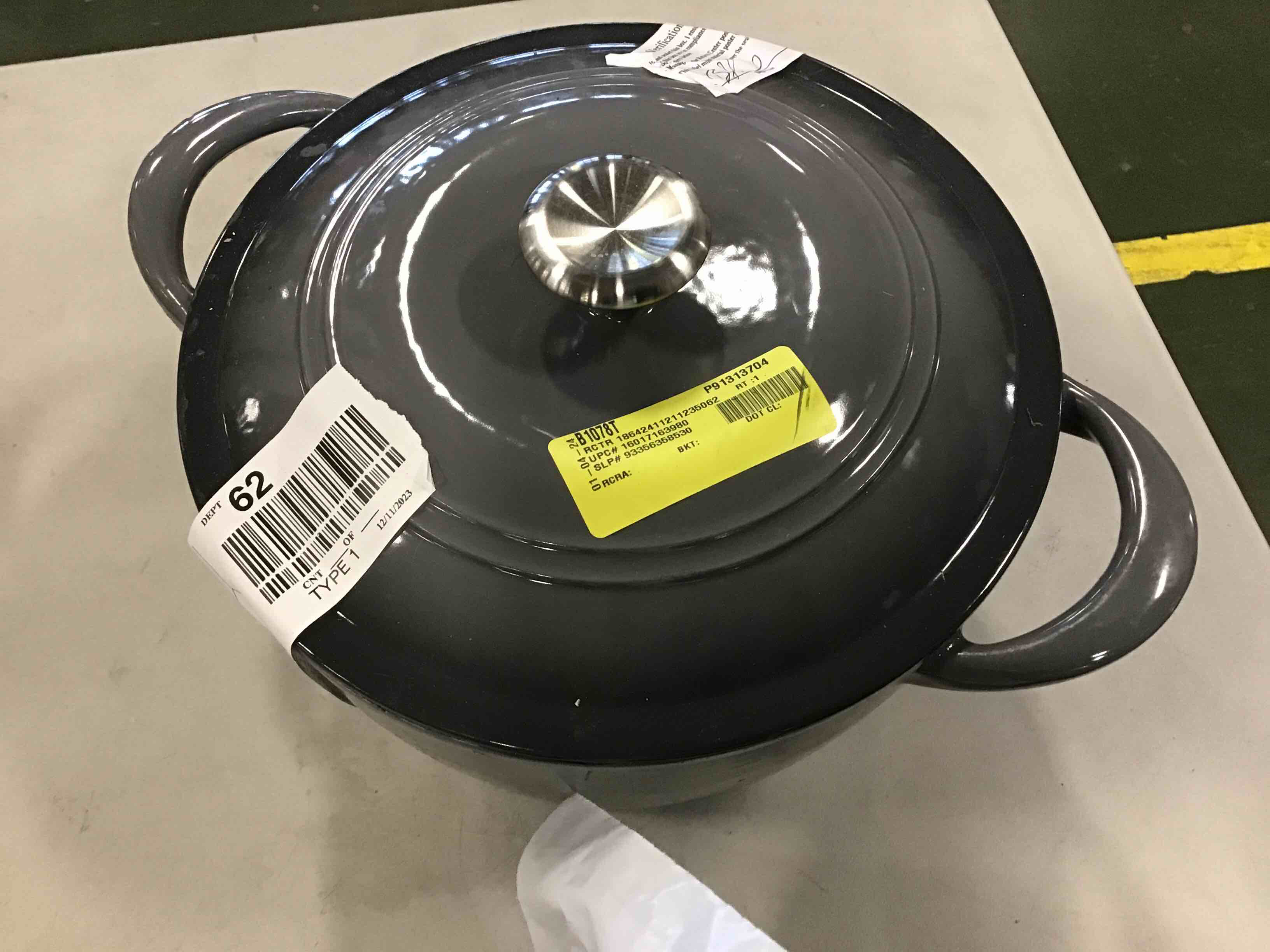 https://s3.amazonaws.com/lotting-images-prod/bidfta/YEL5850097_1704998617401.jpeg