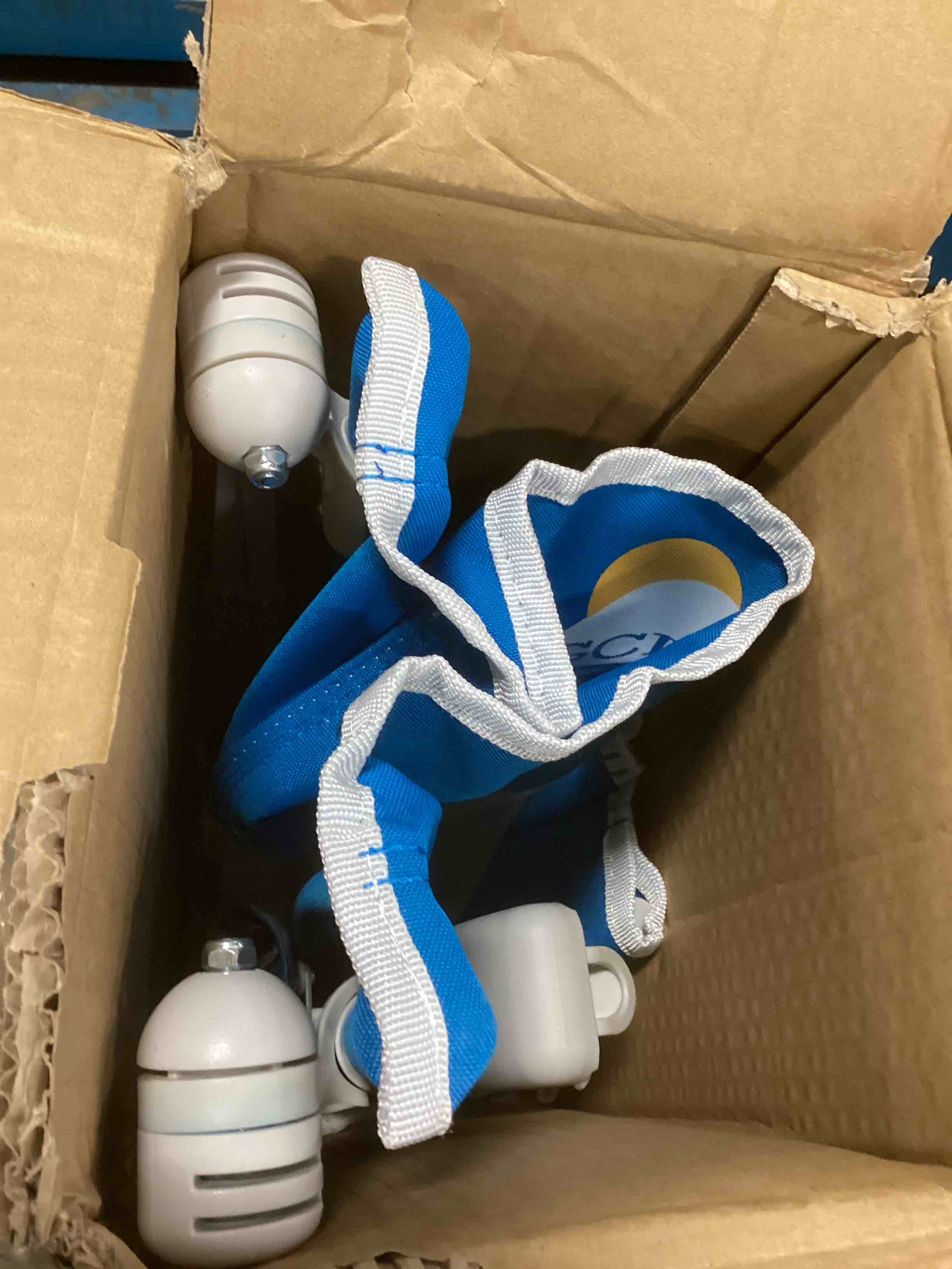 https://s3.amazonaws.com/lotting-images-prod/bidfta/YEL5850940_1704288304389.jpeg